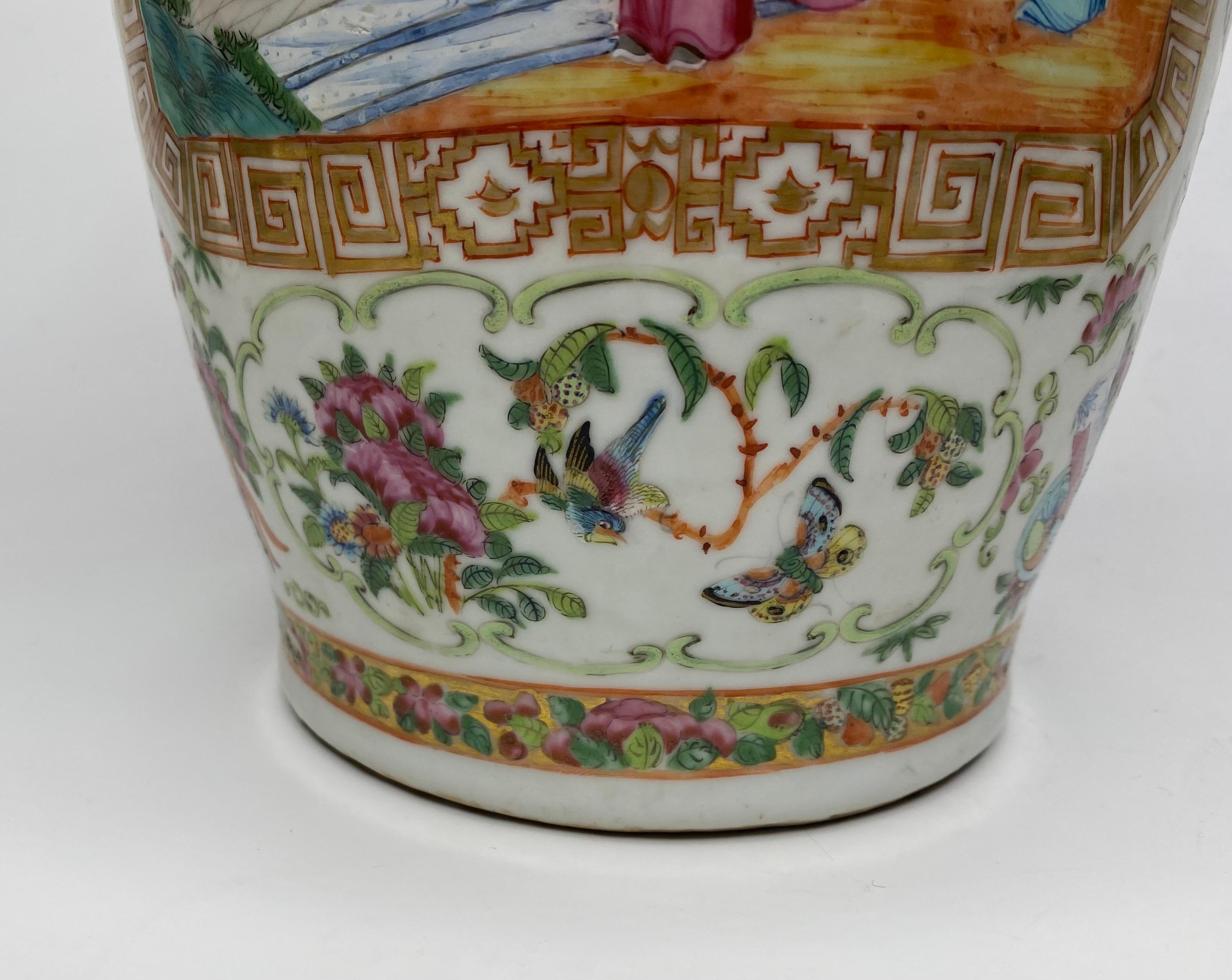 Chinese Cantonese porcelain vase, c. 1870. Qing Dynasty. 3