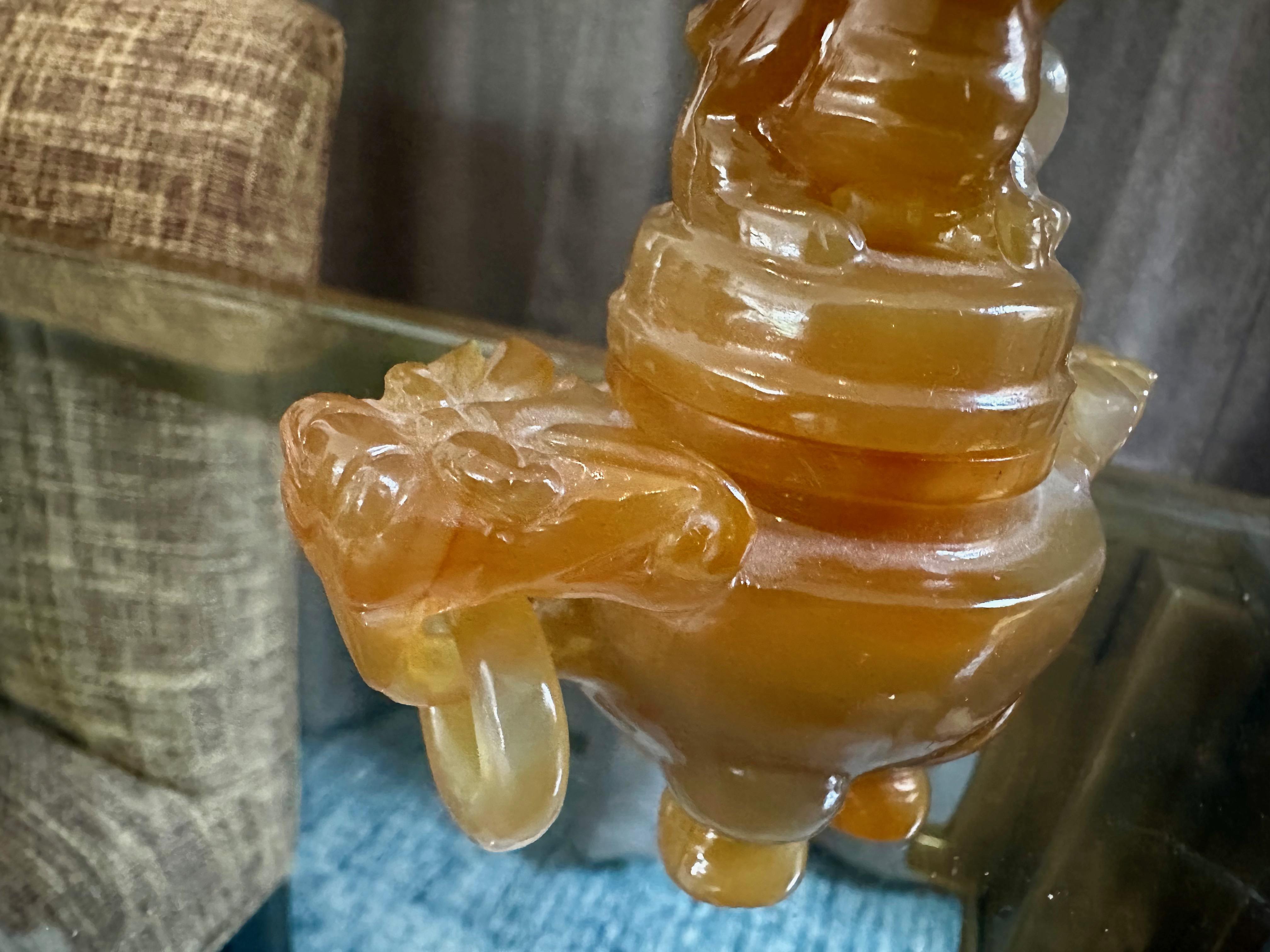 Sculpture brûleur d'encens Fu chien chinois en cornaline d'agate en vente 3
