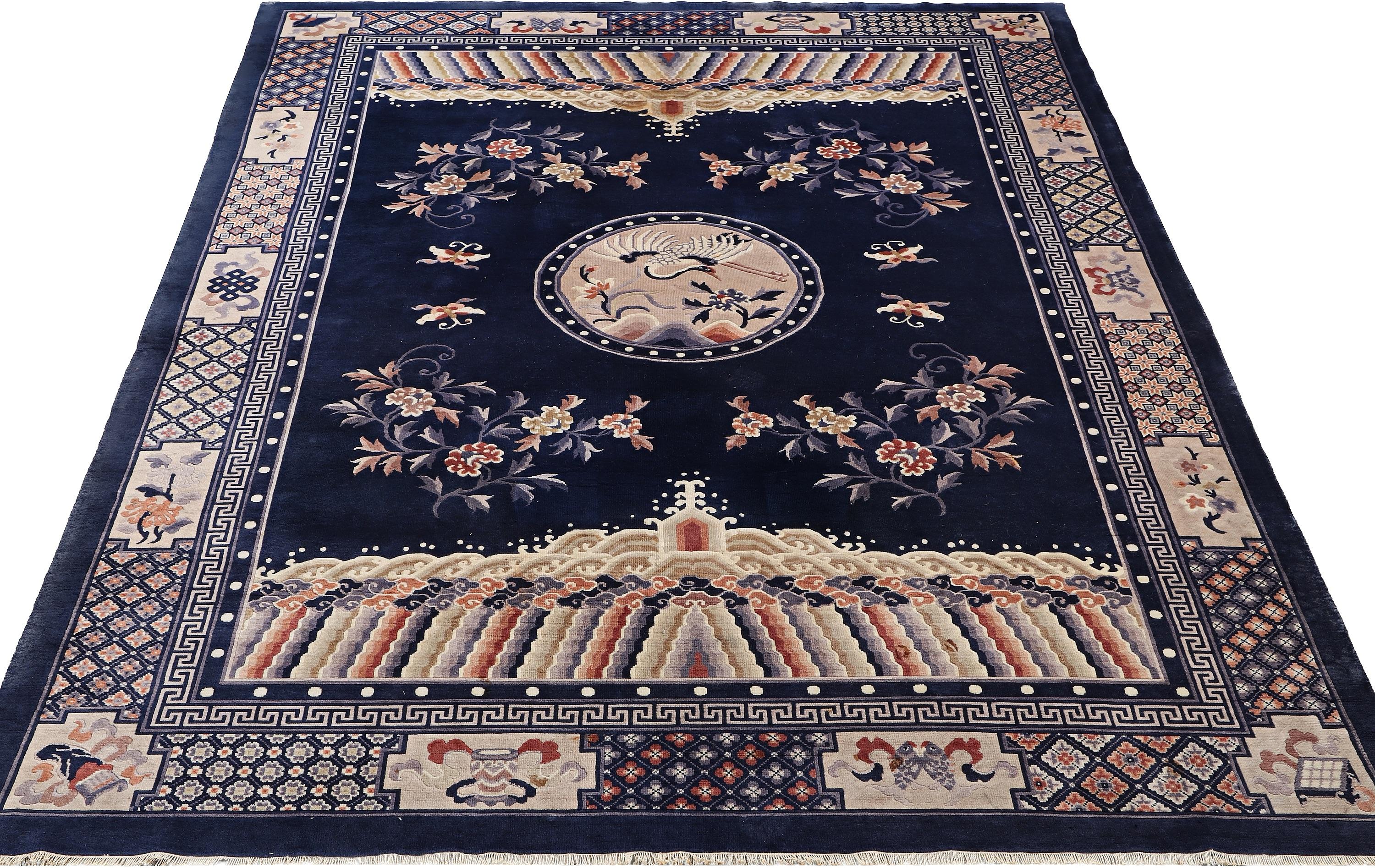 Beijing/Pekin rug, Antique Finish circa 1950/70.
Peking rugs are much more compact than Ningxia because their tighter weave, they are large, the wool is shinier. The earliest Beijing designs resemble those of the Ningxia.

At the end of the