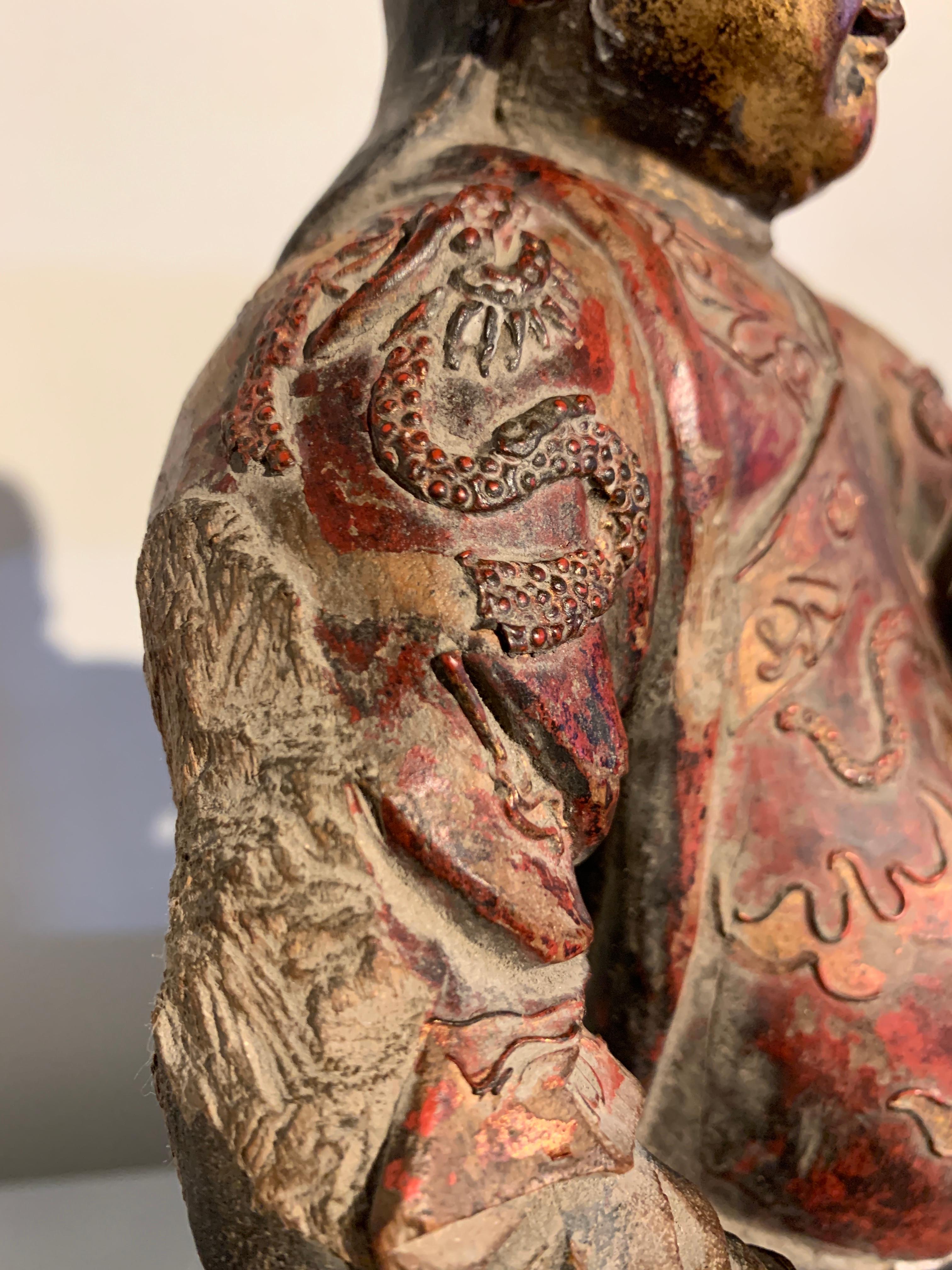 Figure chinoise sculptée et laquée de Zhenwu, Dynastie Qing, 19e siècle, Chine en vente 4