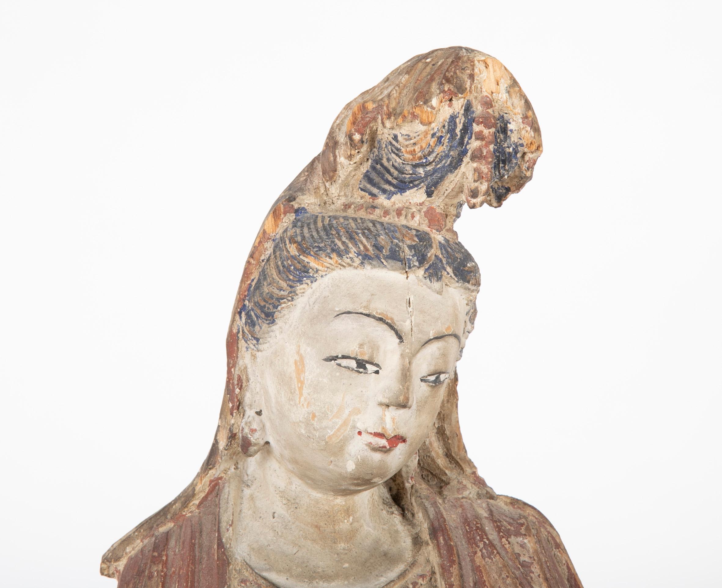 Chinese Carved and Painted Wood Sculpture of Guanyin In Good Condition For Sale In Stamford, CT