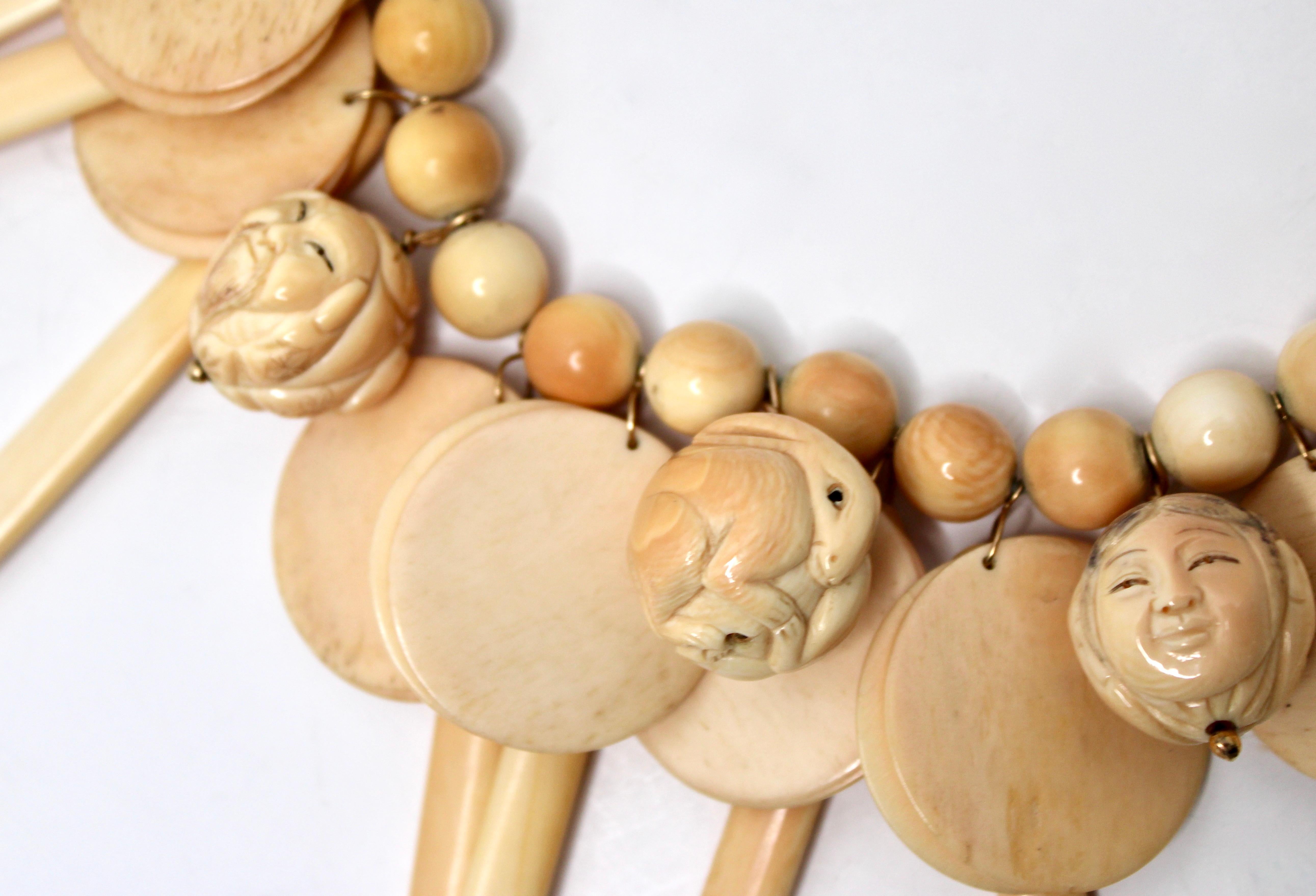 Collana cinese in osso intagliato degli anni '70 circa In condizioni buone in vendita a Scottsdale, AZ