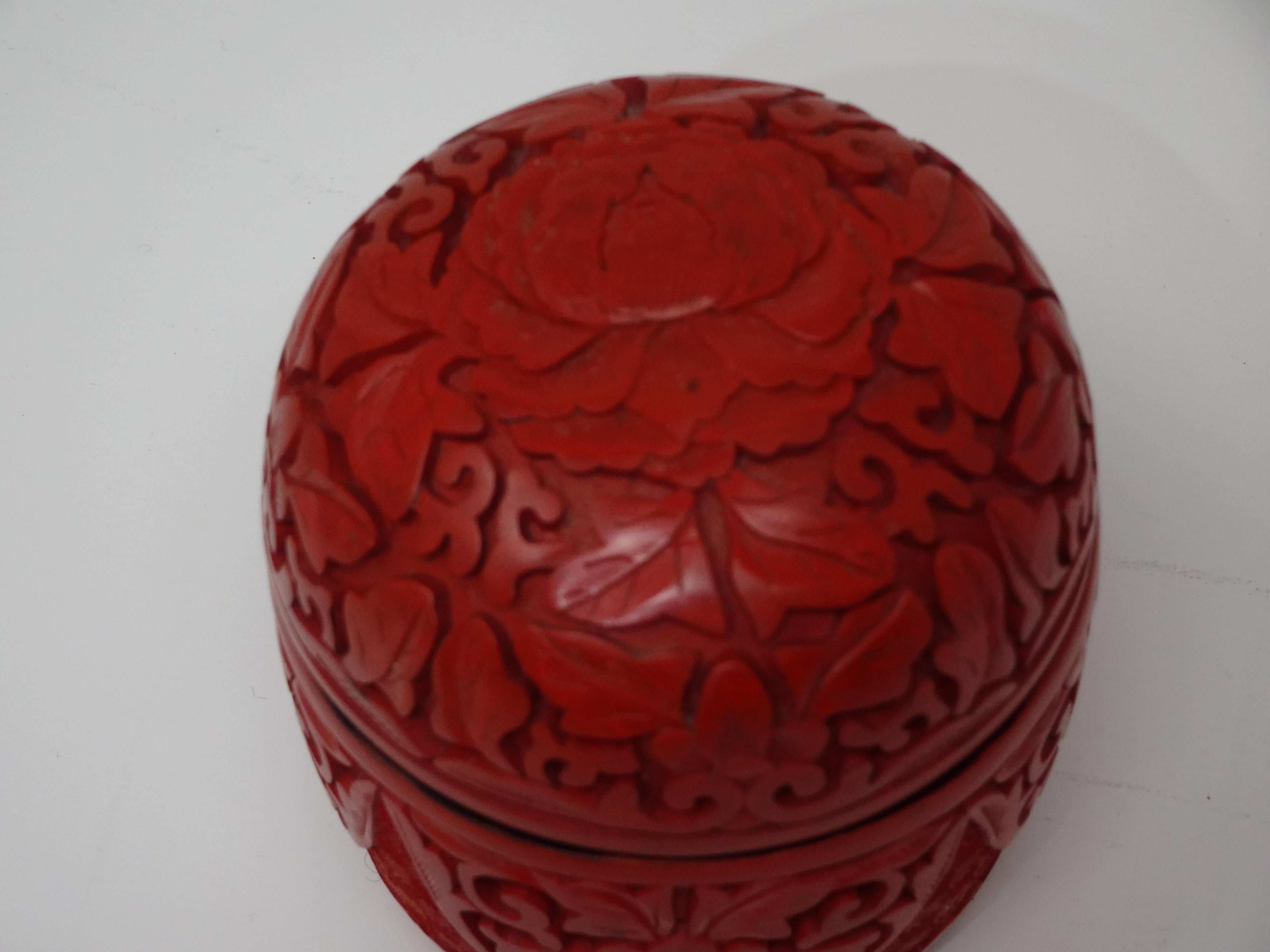 Chinese Carved Cinnabar Lidded Box In Good Condition In Cincinnati, OH