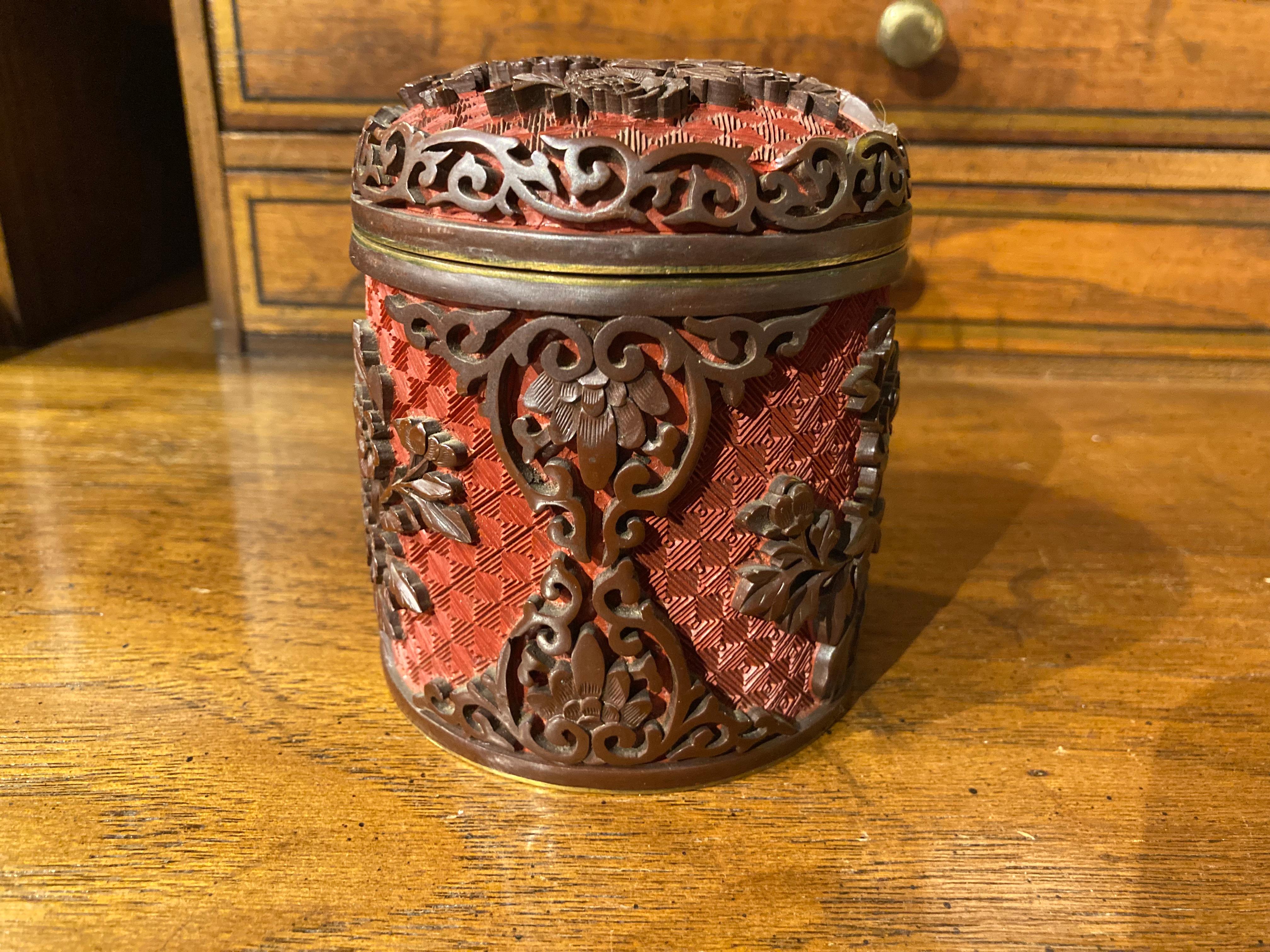 Chinese Carved Cinnabar Round Lidded Box or Jar In Good Condition For Sale In Stamford, CT