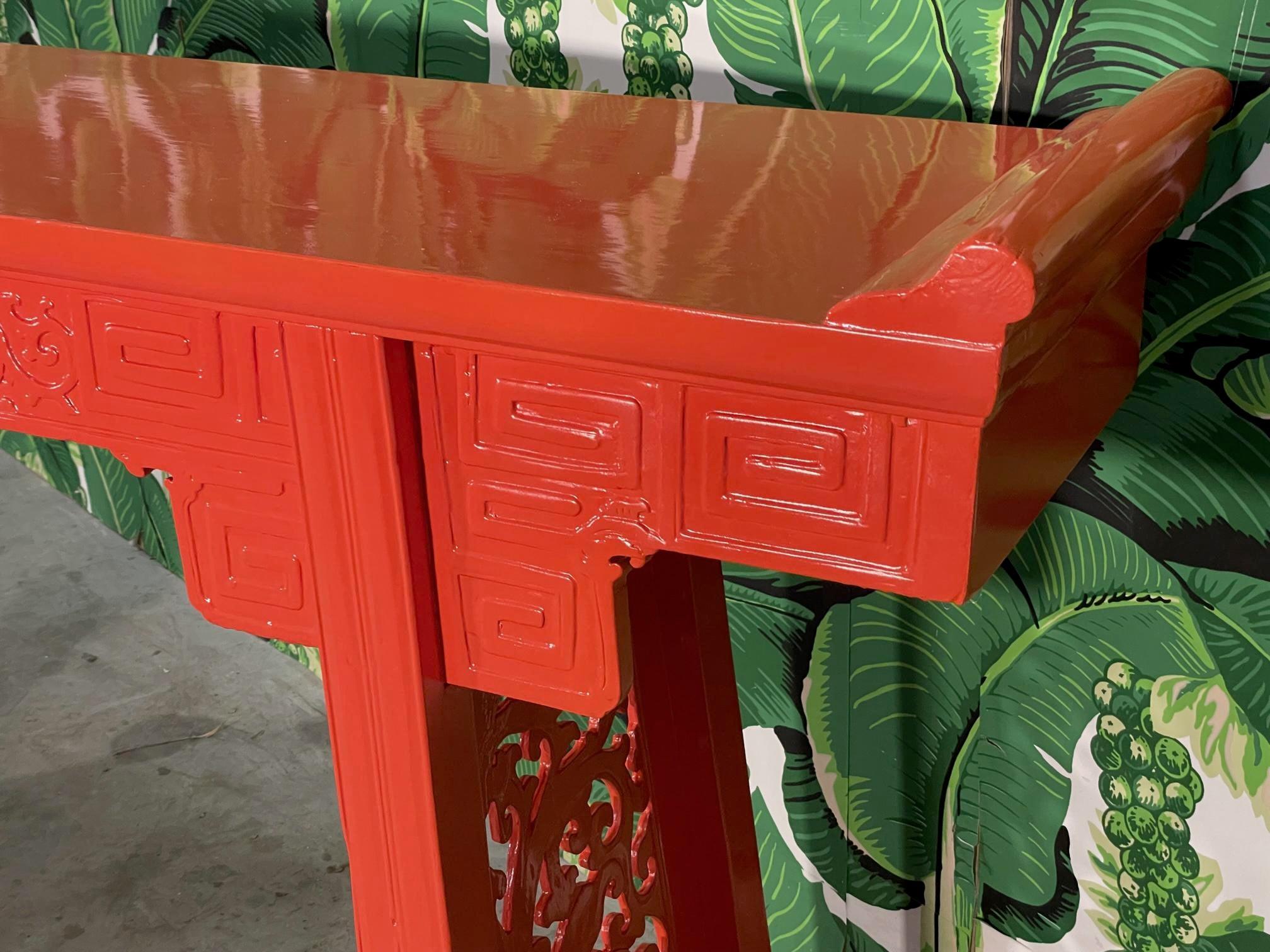 Bois Table d'autel chinoise sculptée en console