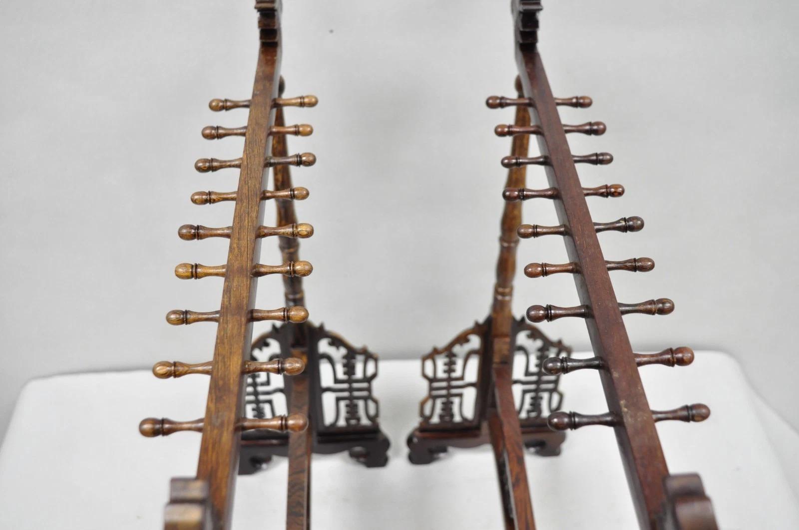 Porte-plume de calligraphie dragon chinois sculpté, support en bois de rose - une paire en vente 1