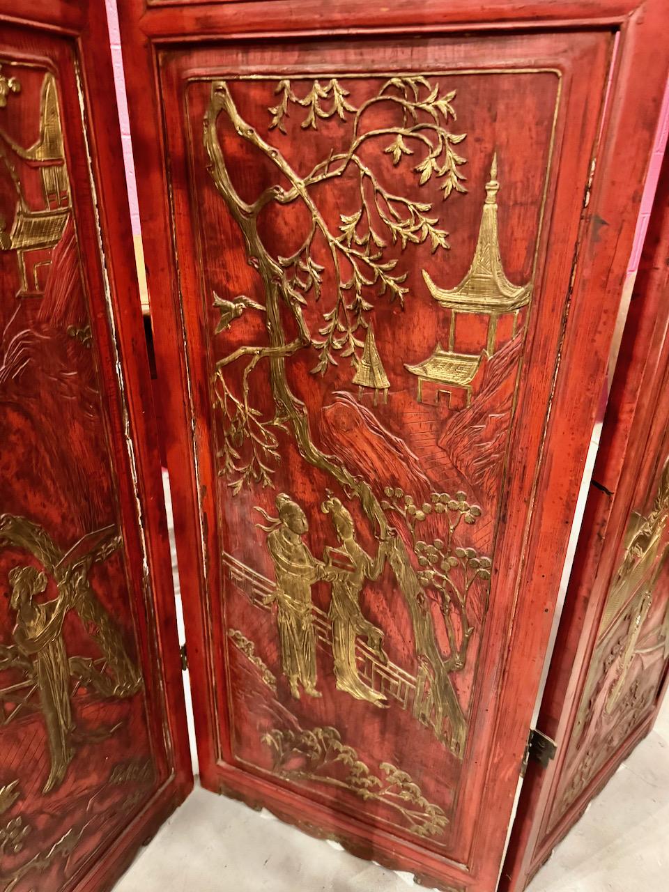 Chinesisch geschnitzte vergoldete Wood Panels oder Bildschirm, 19. (Blattgold) im Angebot
