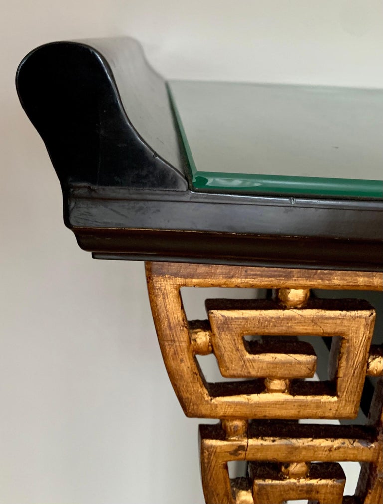 Chinese Carved Giltwood and Lacquered Console Prayer Table For Sale at