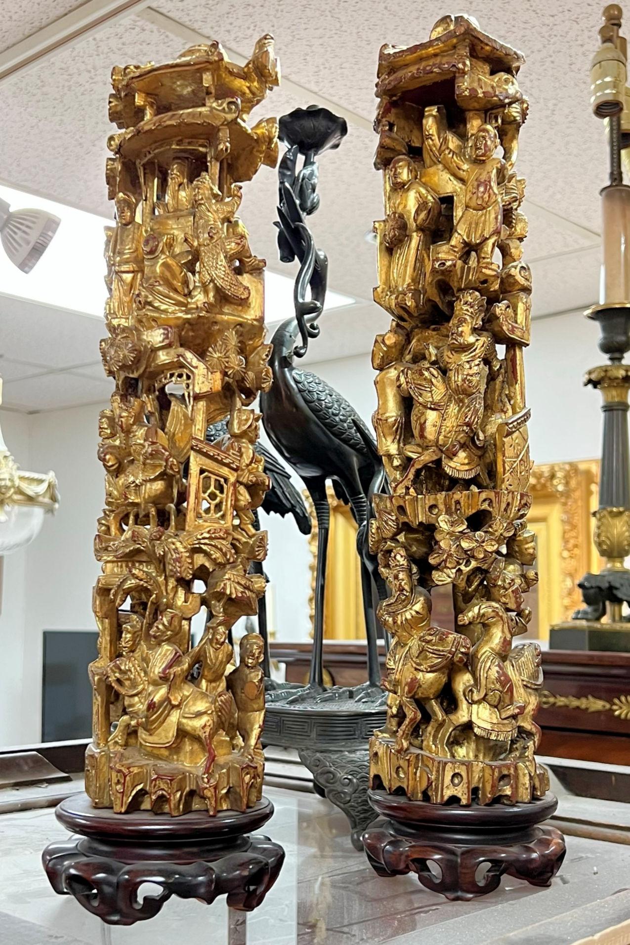 Chinoiserie Chinese Carved Giltwood Tower Table Ornaments For Sale