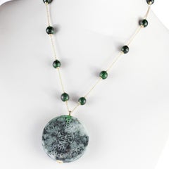 Chinese Carved Green Jade Omphacite 18 Karat Yellow Gold Traditional Necklace