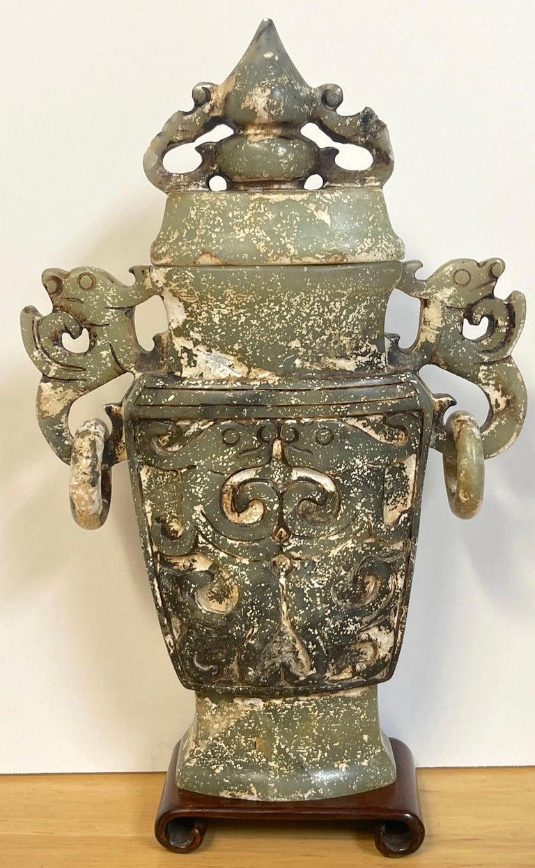 Chinese Carved Green & White Quartz Vase & Cover In Good Condition For Sale In West Palm Beach, FL
