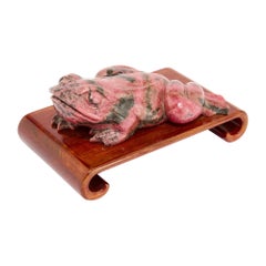 Chinese Carved Hardstone Rhodonite Frog Toad Sculpture Figure Model Wood Base