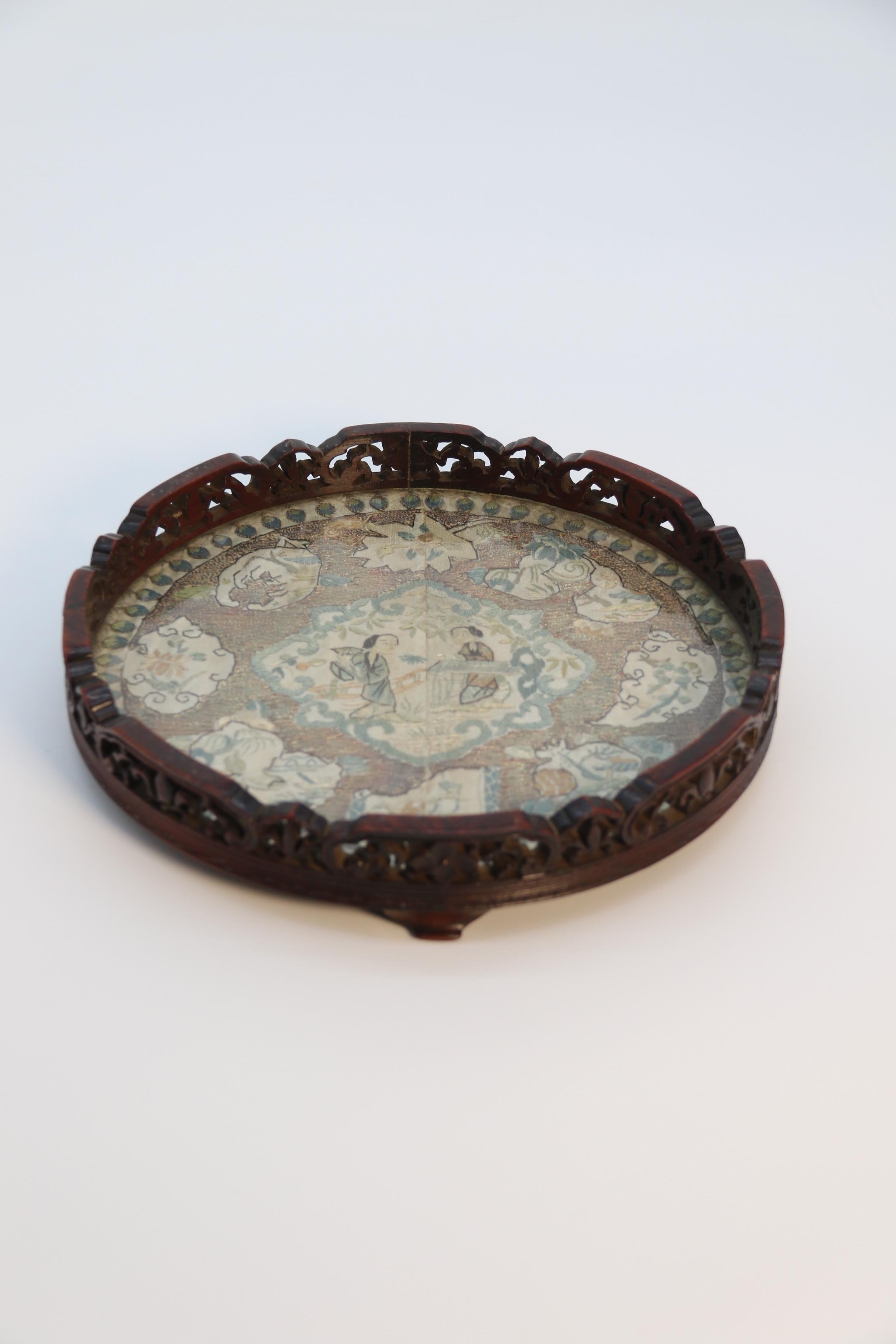 Chinese carved hardwood and the original silk embroidered tray, circa 1860 For Sale 6