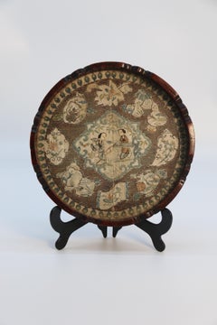 Bois dur chinois sculpté et plateau d'origine en soie brodée, vers 1860