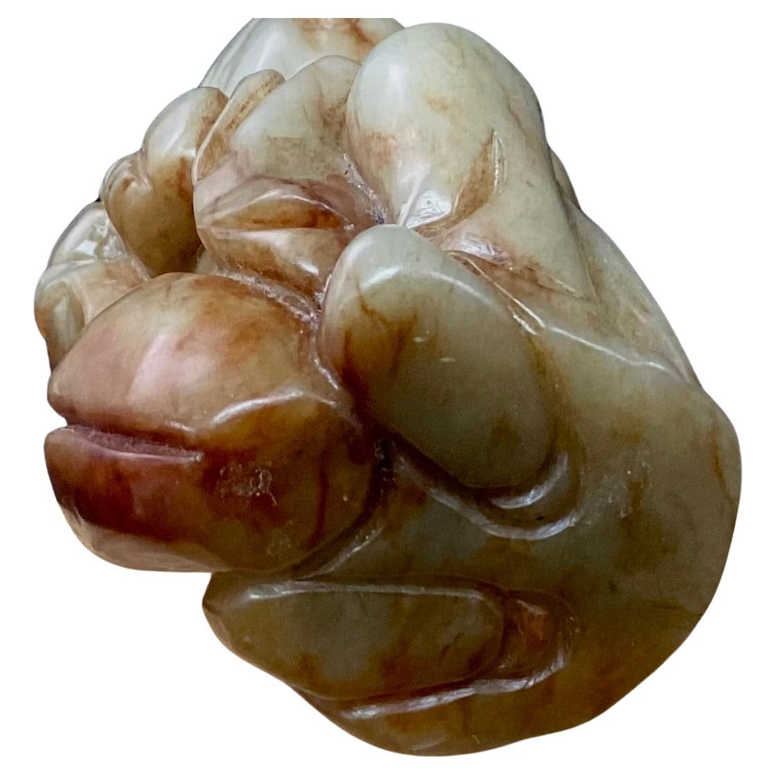 Chinesische geschnitzte Hetianische Jade-Figur eines Jungen 1