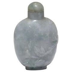 Tabatière et bouchon en jade sculpté chinois