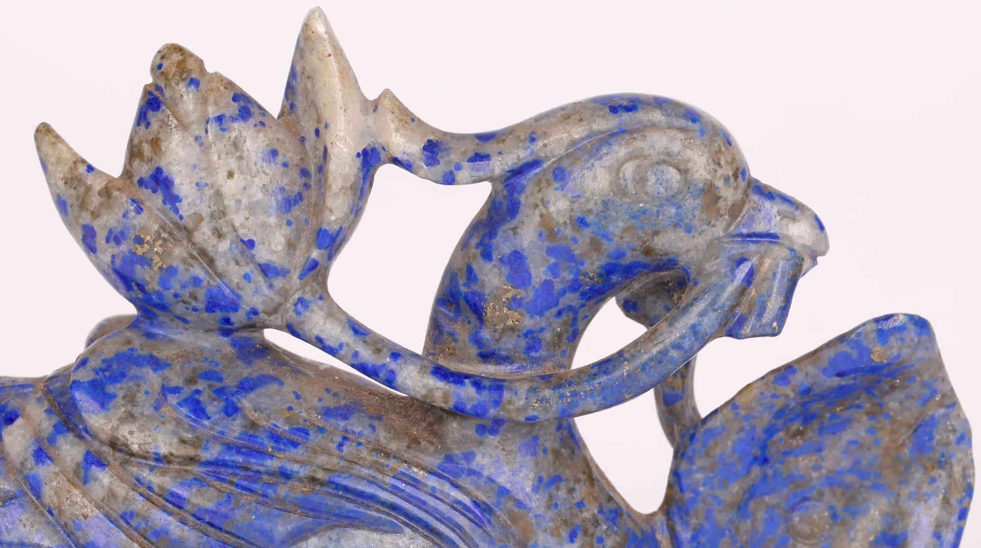 Figure chinoise sculptée en lapis-lazuli, canard et fleur de lotus   en vente 9