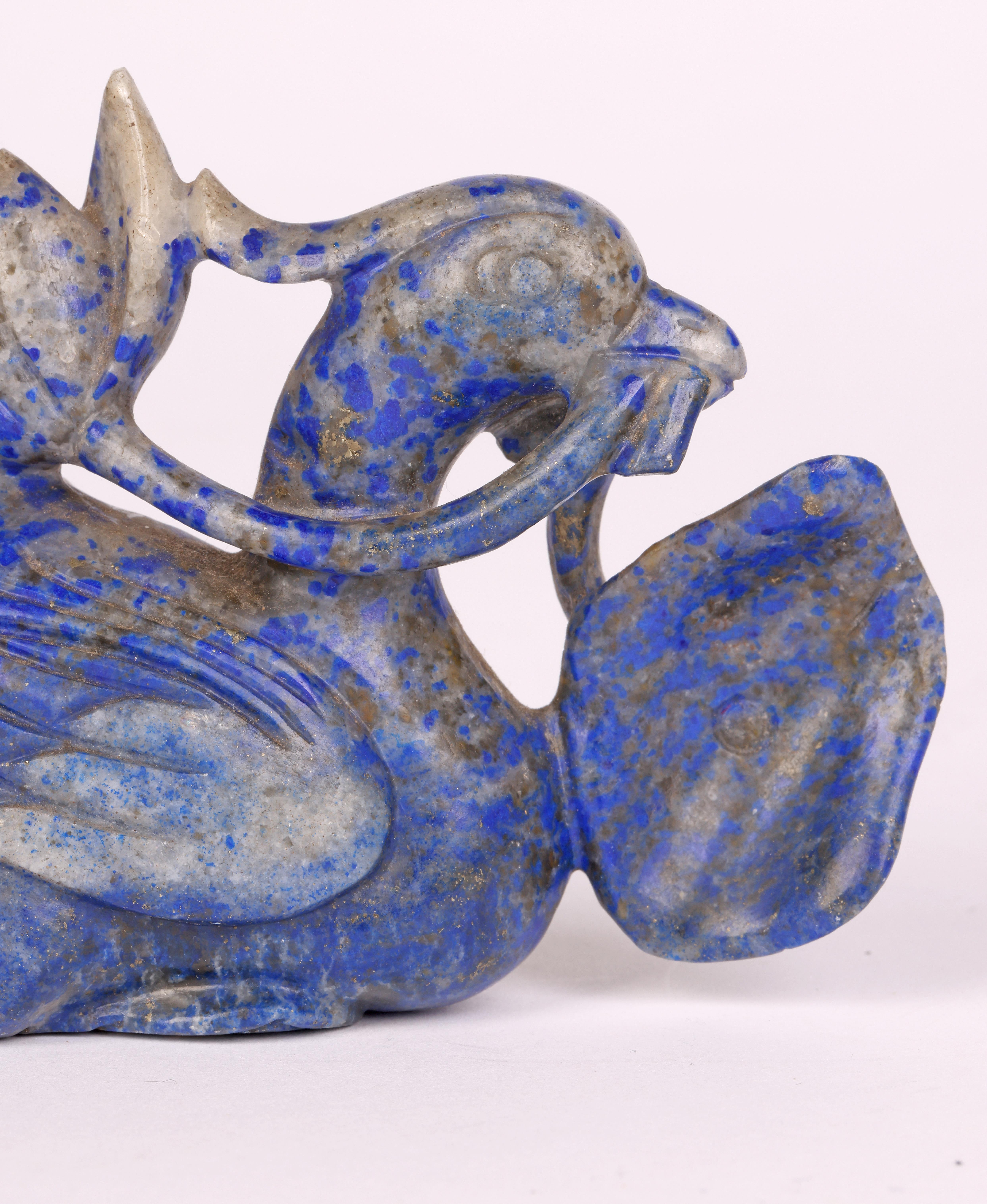 Exportation chinoise Figure chinoise sculptée en lapis-lazuli, canard et fleur de lotus   en vente