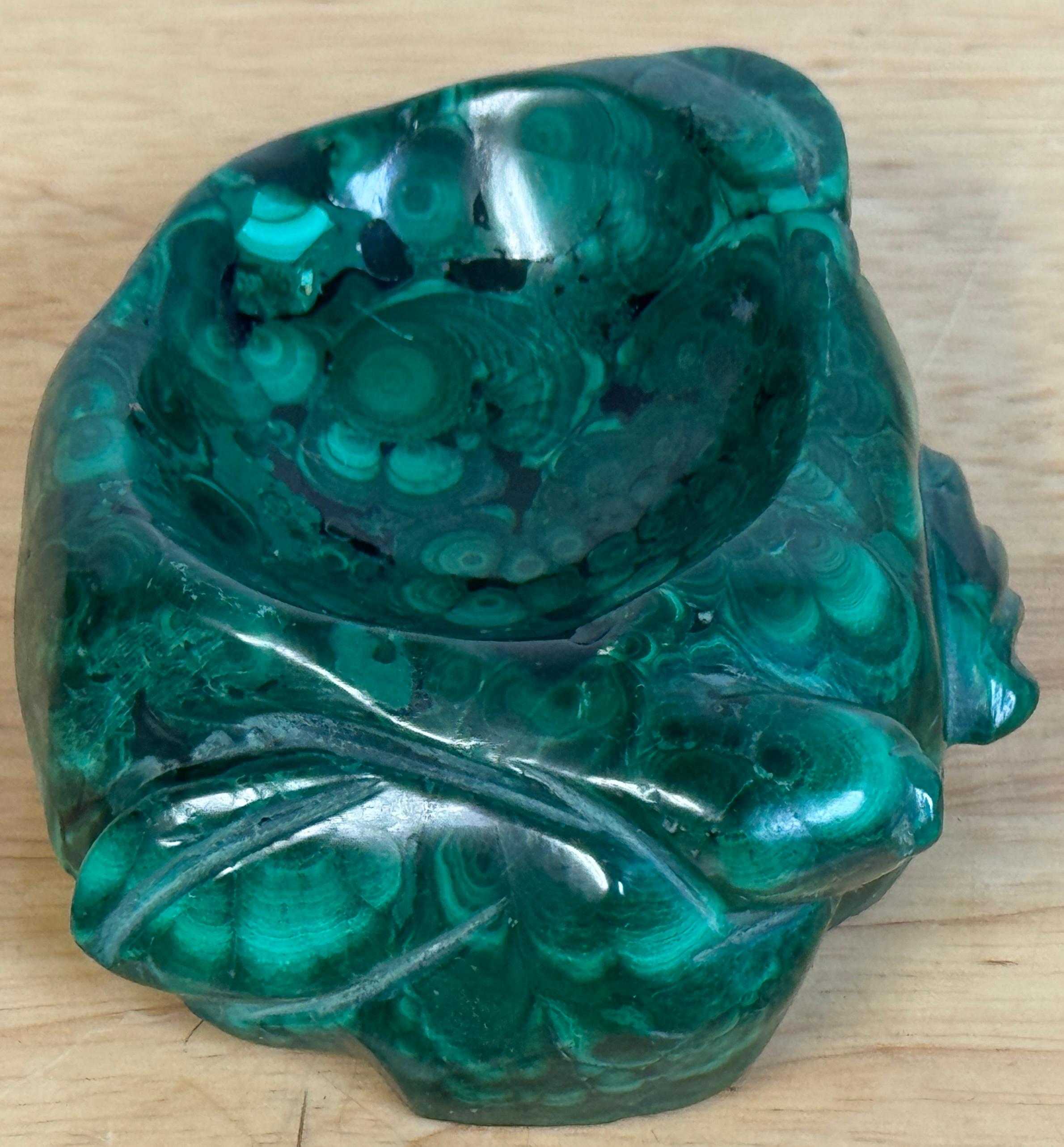 Chinese Carved Malachite Scholar’s Brush Washer in the Form of a Lotus Leaf For Sale 5