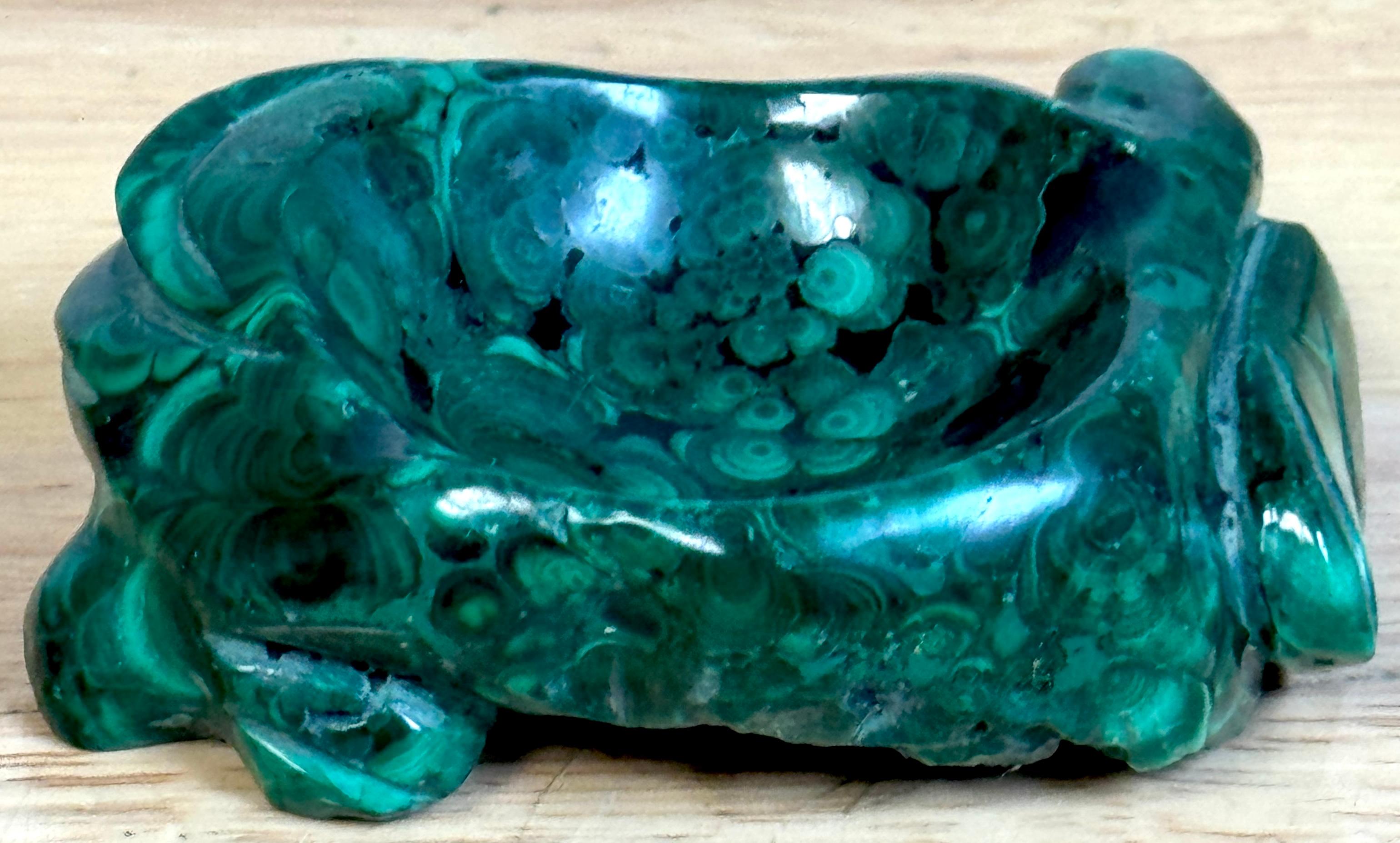 Chinese Carved Malachite Scholar’s Brush Washer in the Form of a Lotus Leaf For Sale 4