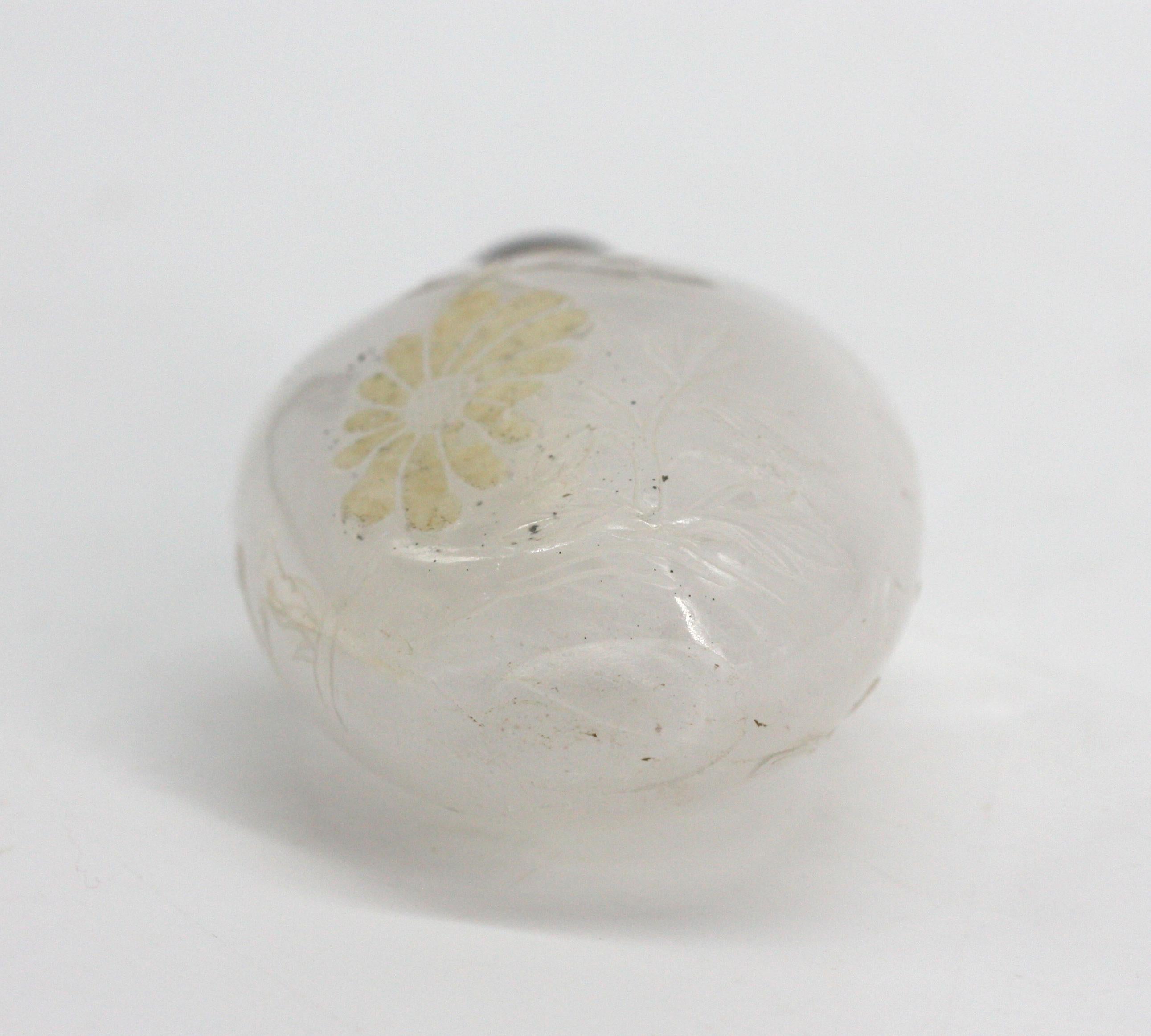 Snuff bottle cinese in cristallo di rocca intagliato in vendita 1