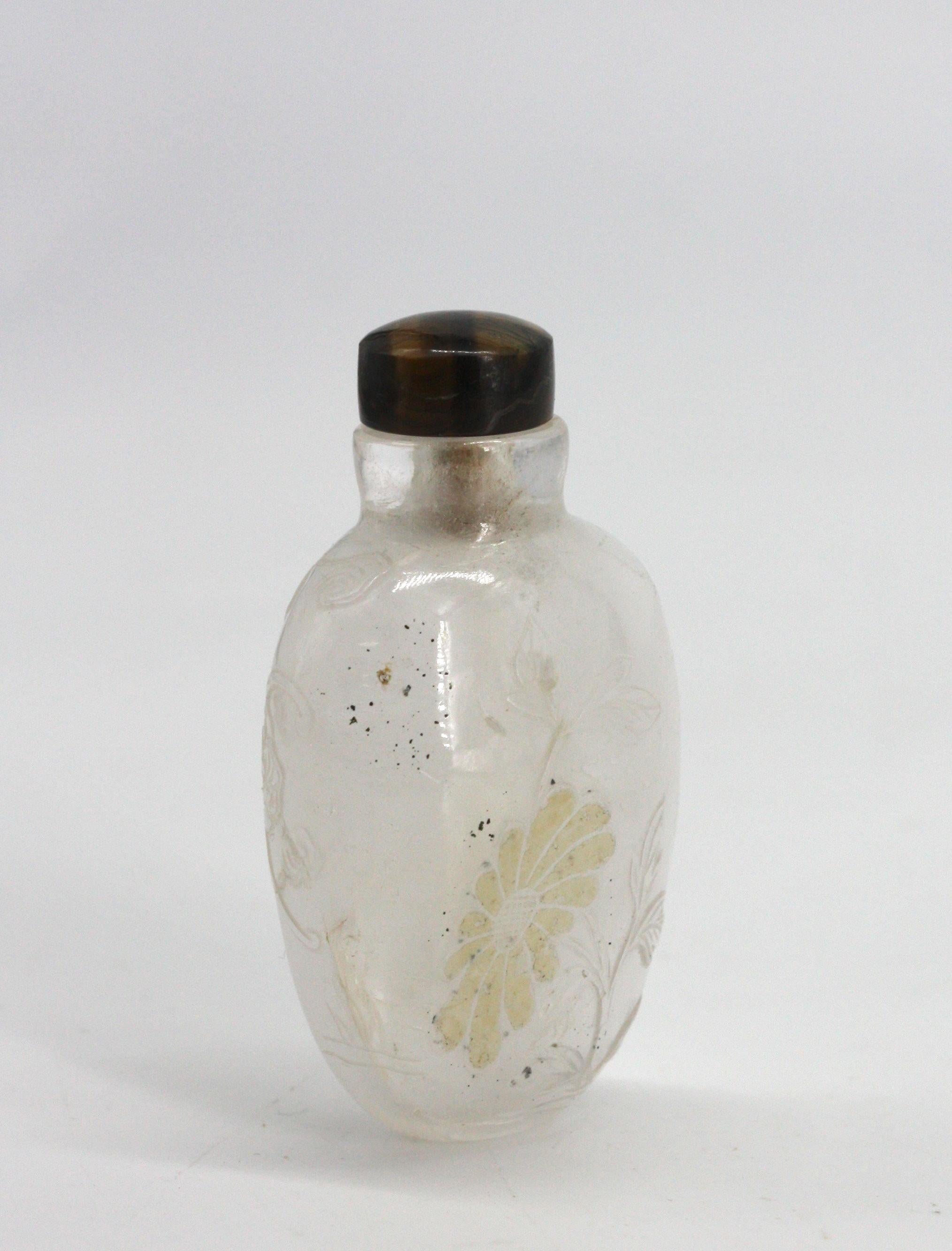 Snuff bottle cinese in cristallo di rocca intagliato in vendita 2