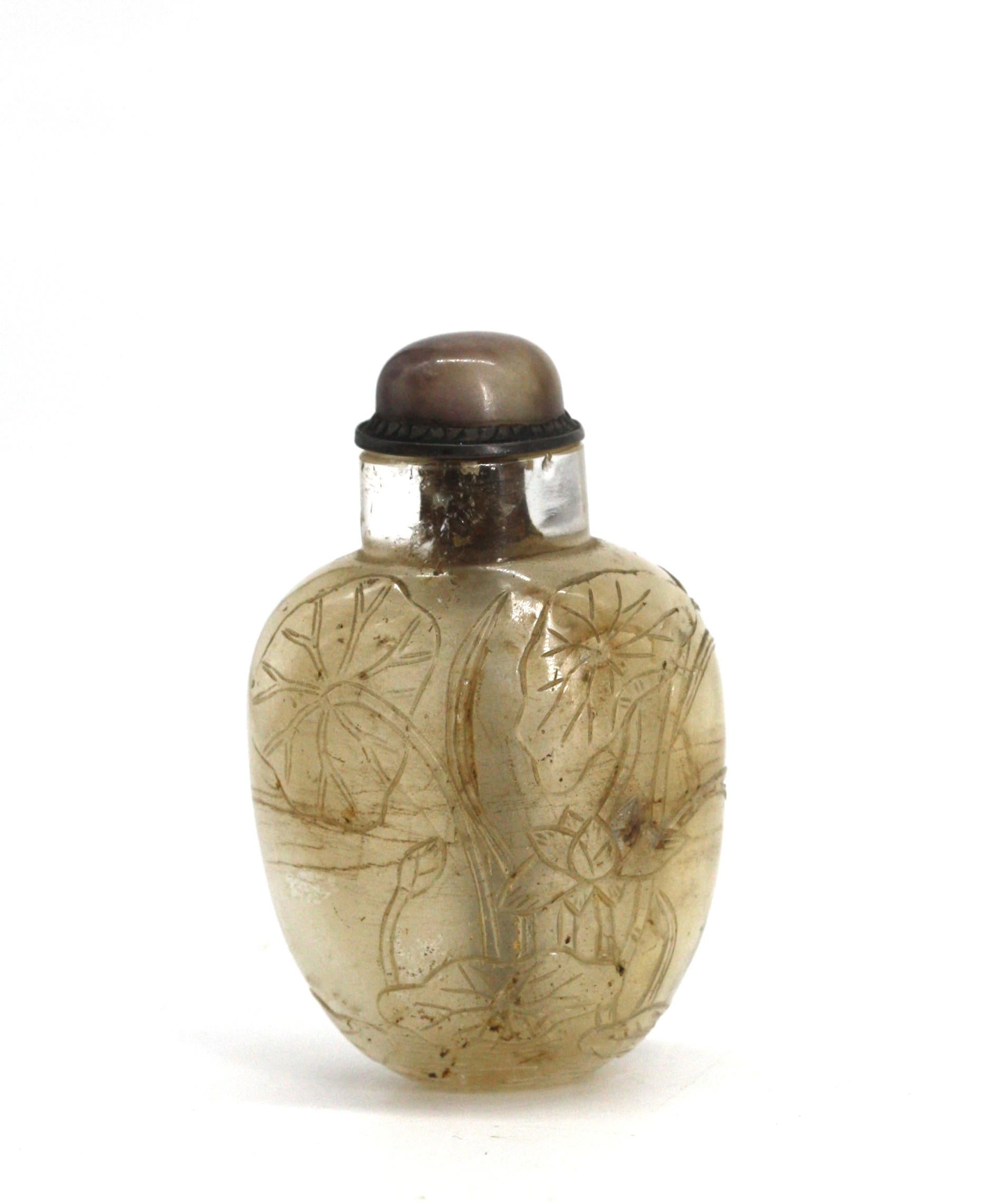 Snuff bottle cinese in cristallo di rocca intagliato in vendita 2