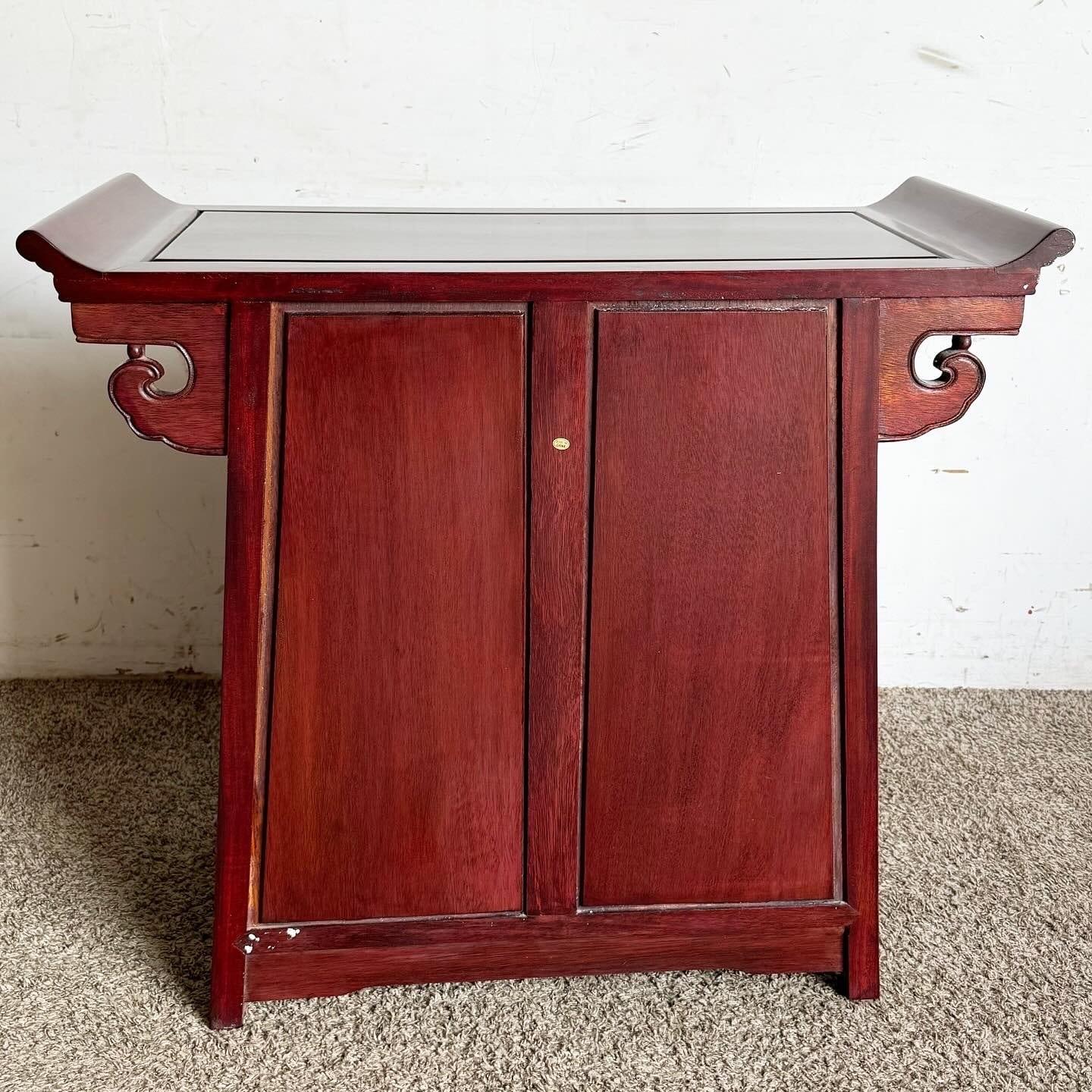 Consola de altar china tallada en palisandro en venta 1