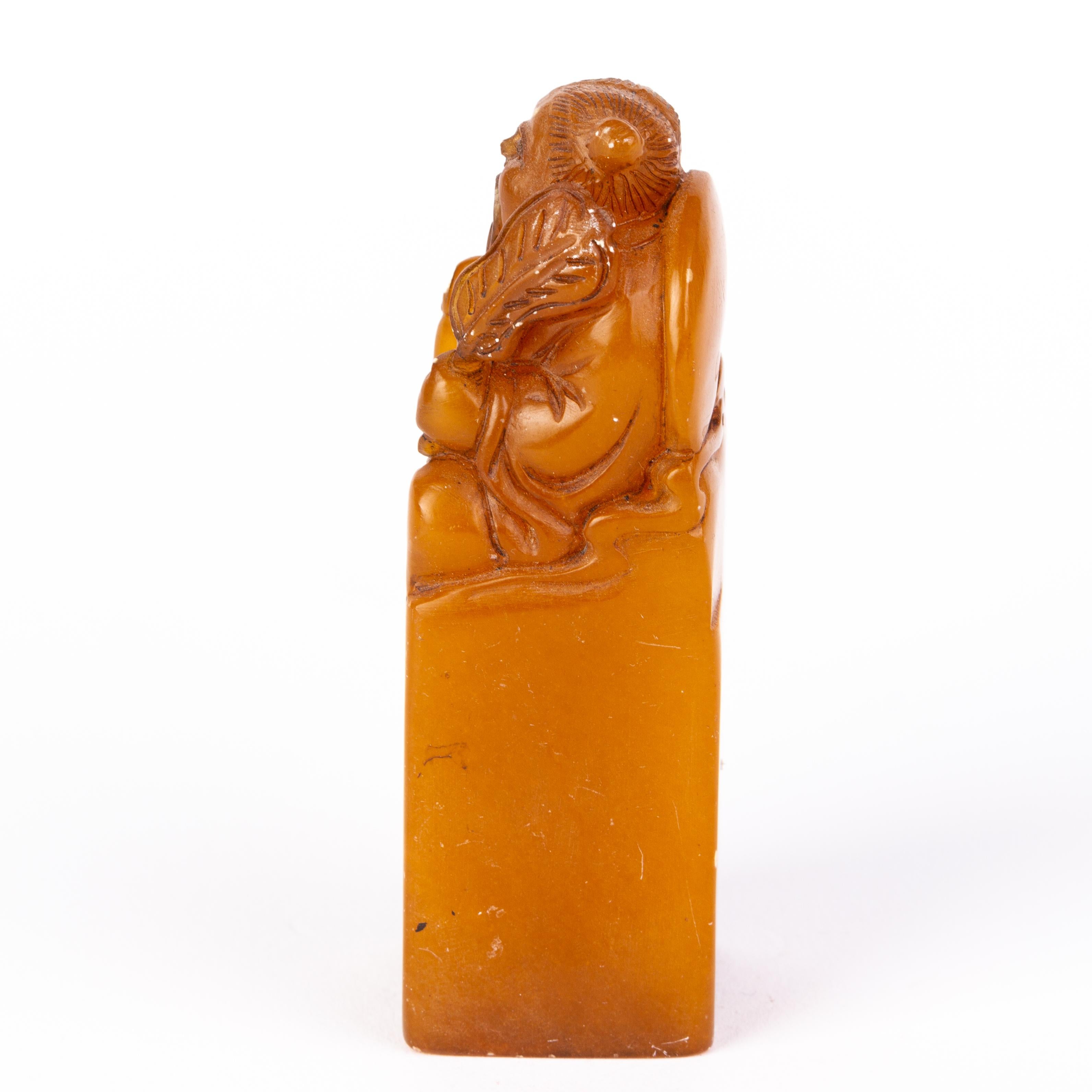 Chinese Carved Soapstone Signed Desk Seal Sculpture 19th Century Qing In Good Condition For Sale In Nottingham, GB