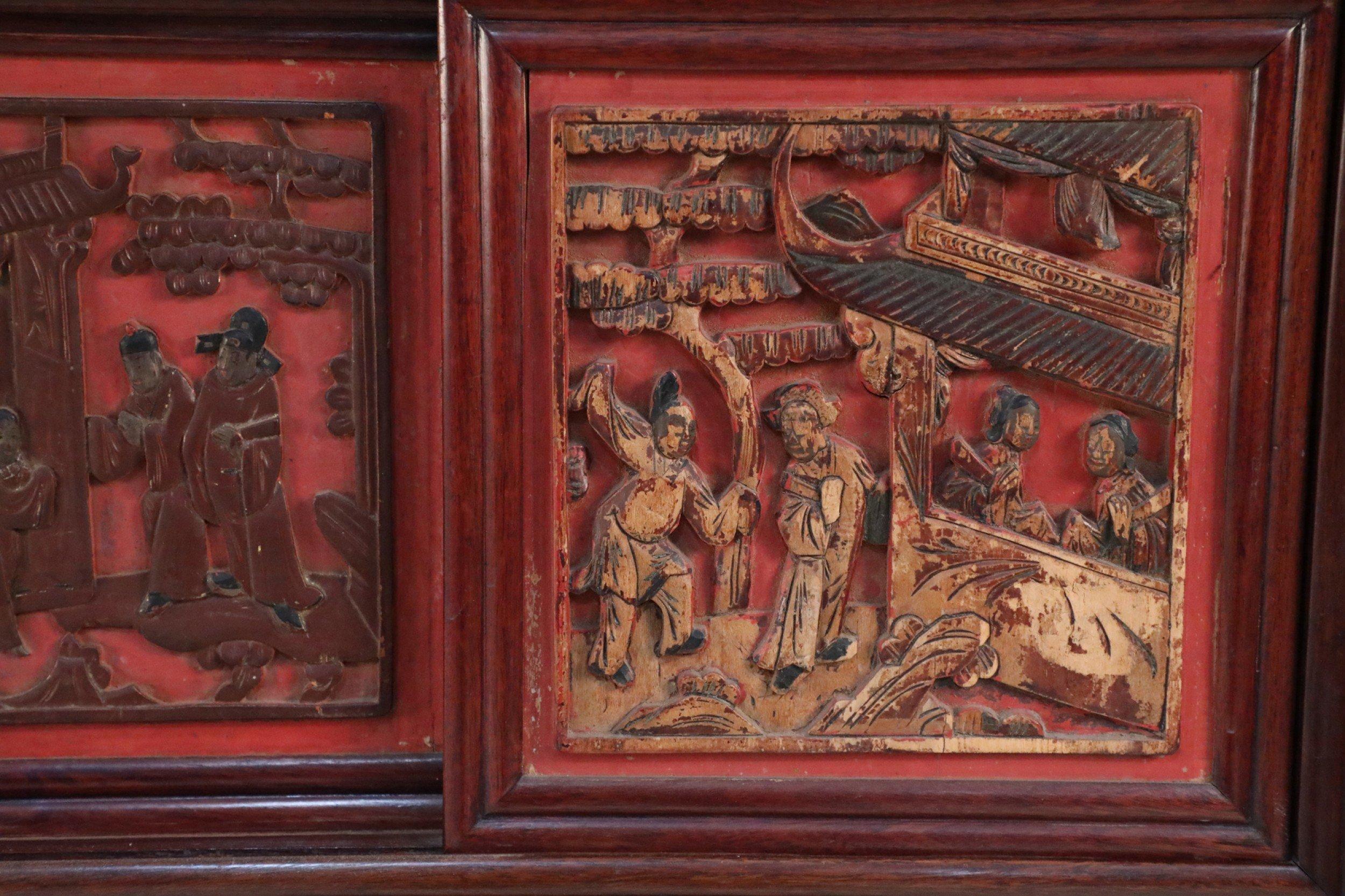Étagère d'étagère Bogu en bois sculpté et ornements rouges de Chine en vente 2