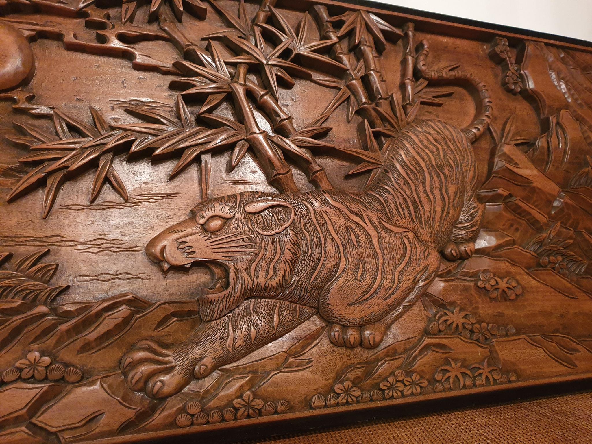 Chinese Carved Wood Wall Art from a Hunting Tiger For Sale 3