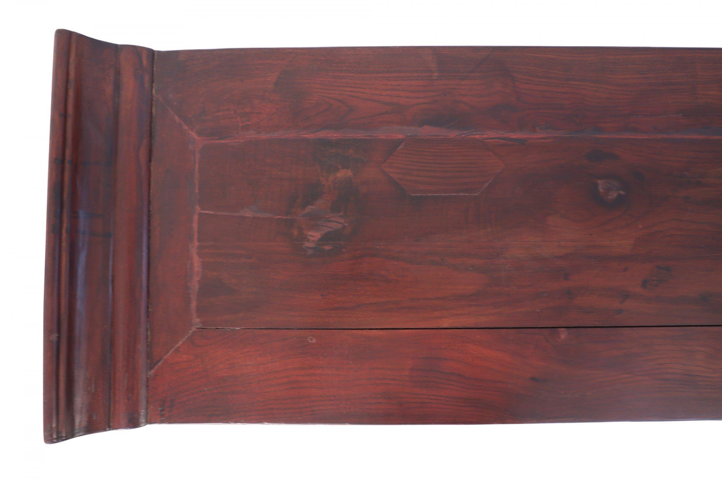 Table d'autel / Console en bois sculpté chinois en vente 6