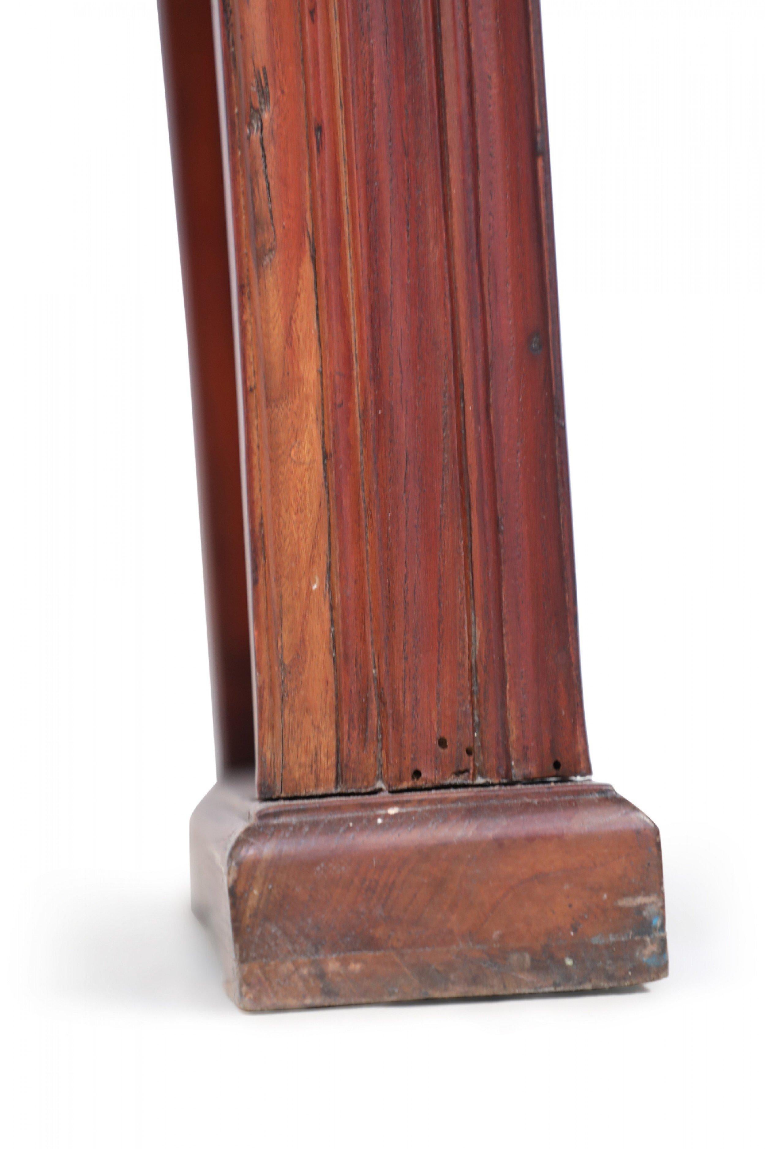 Table d'autel / Console en bois sculpté chinois en vente 8