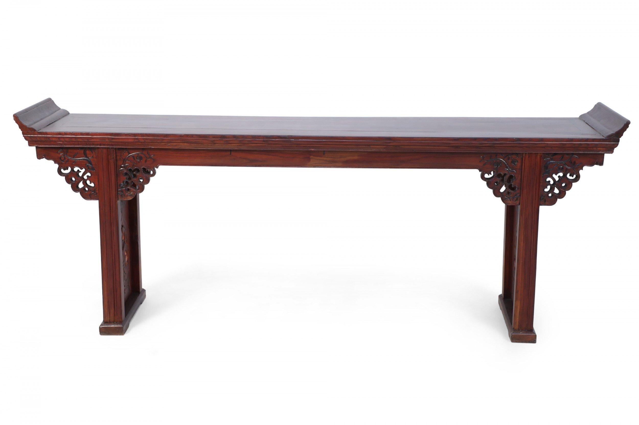 Bois Table d'autel / Console en bois sculpté chinois en vente