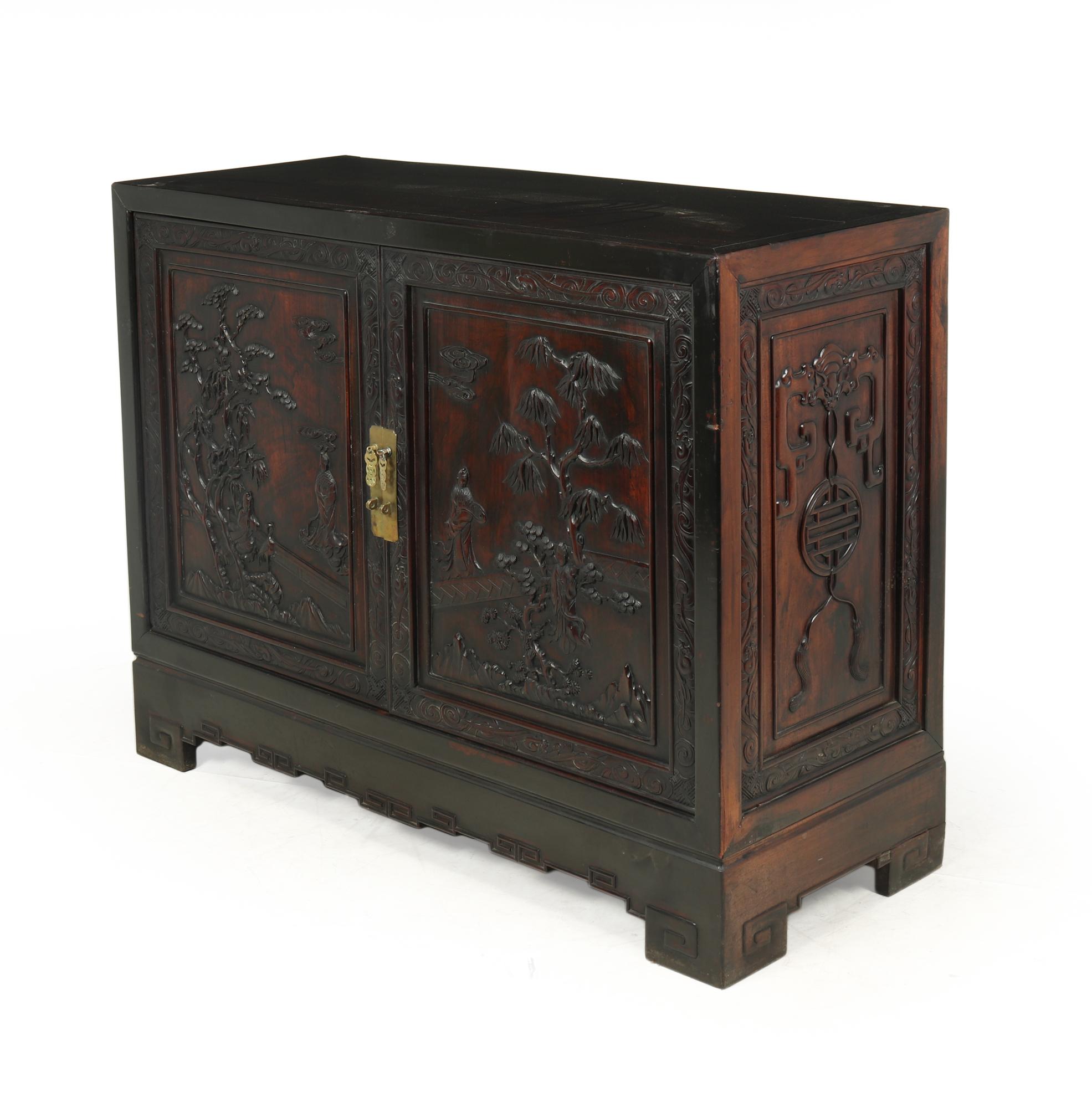 Chinese Carved Zitan Sideboard in Black Lacquer In Excellent Condition In Paddock Wood Tonbridge, GB