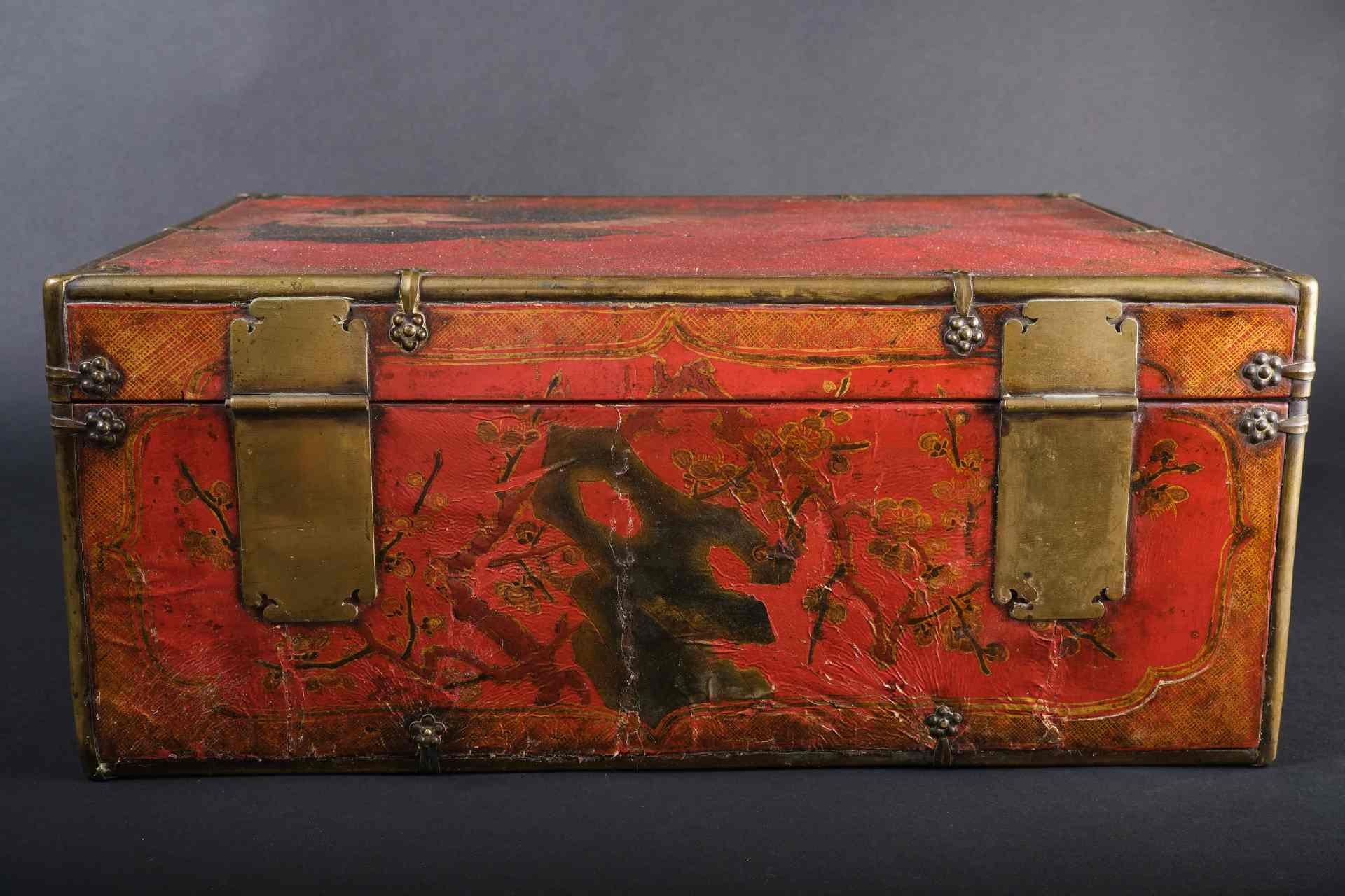 Chinese cassette with brass fittings and parchment cover, China 18th century For Sale 4