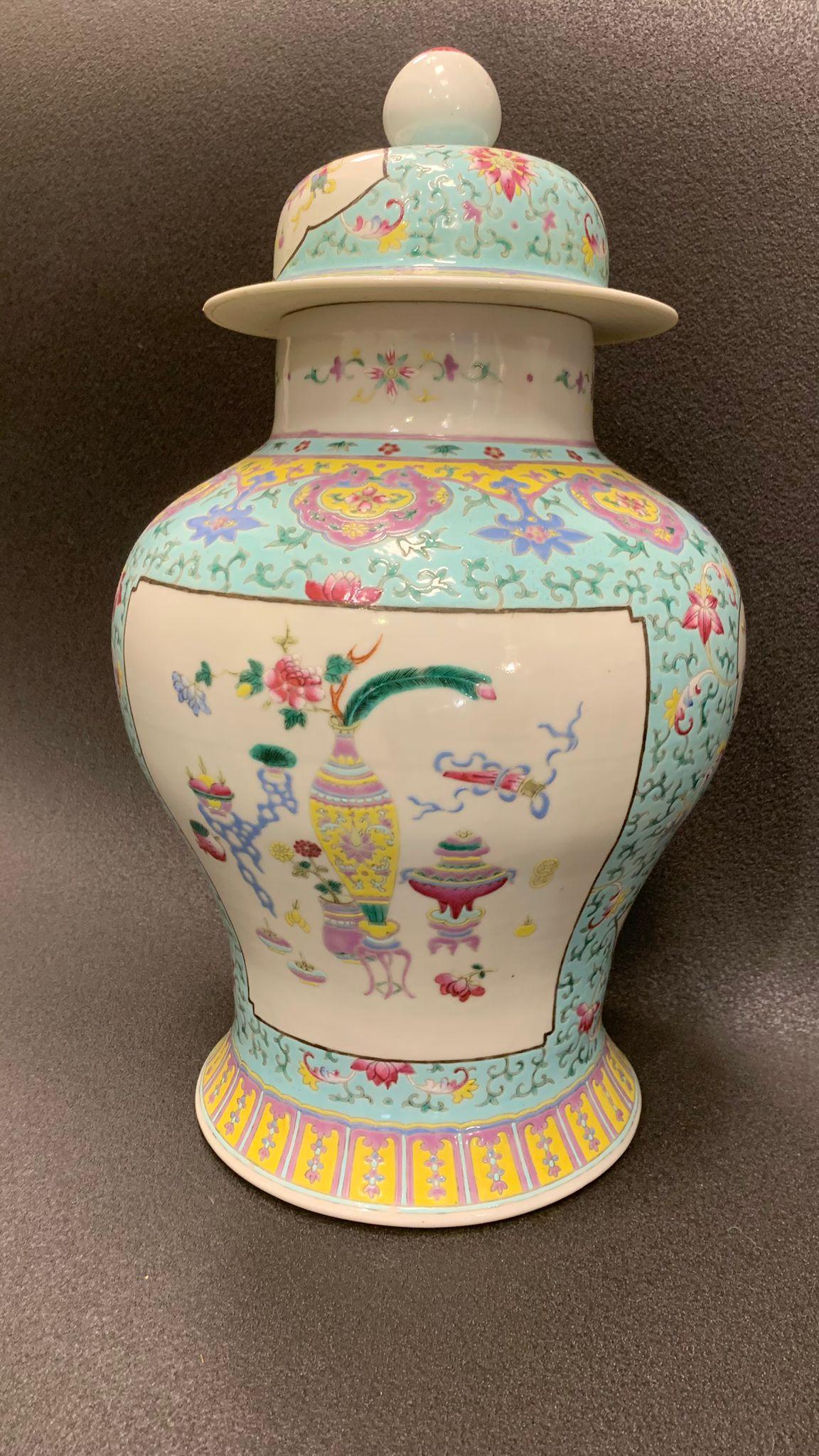 Chinese Celadon and yellow color Porcelain Vase hand-painted 4