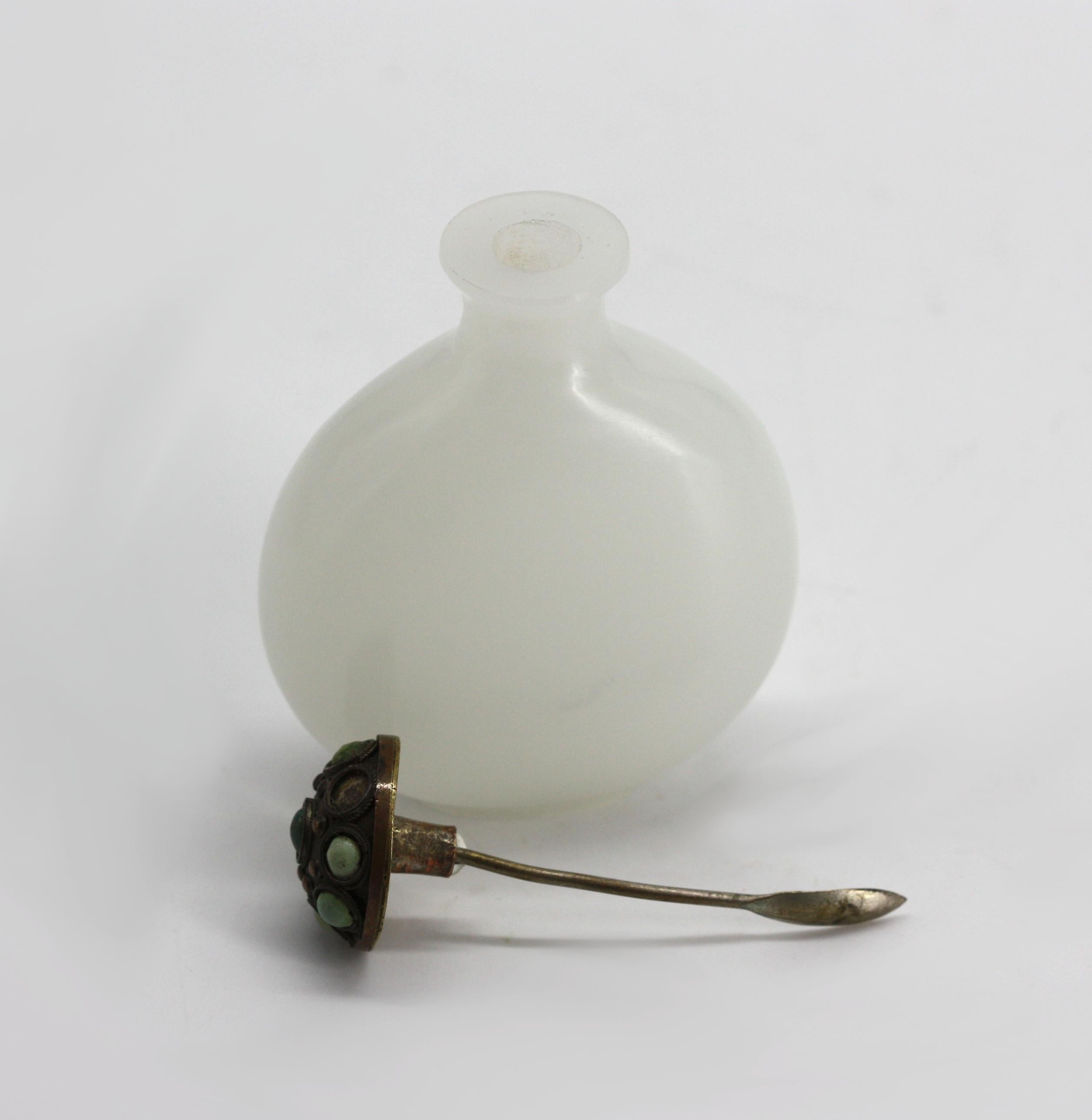 Bouteille à priser chinoise en verre céladon en vente 1