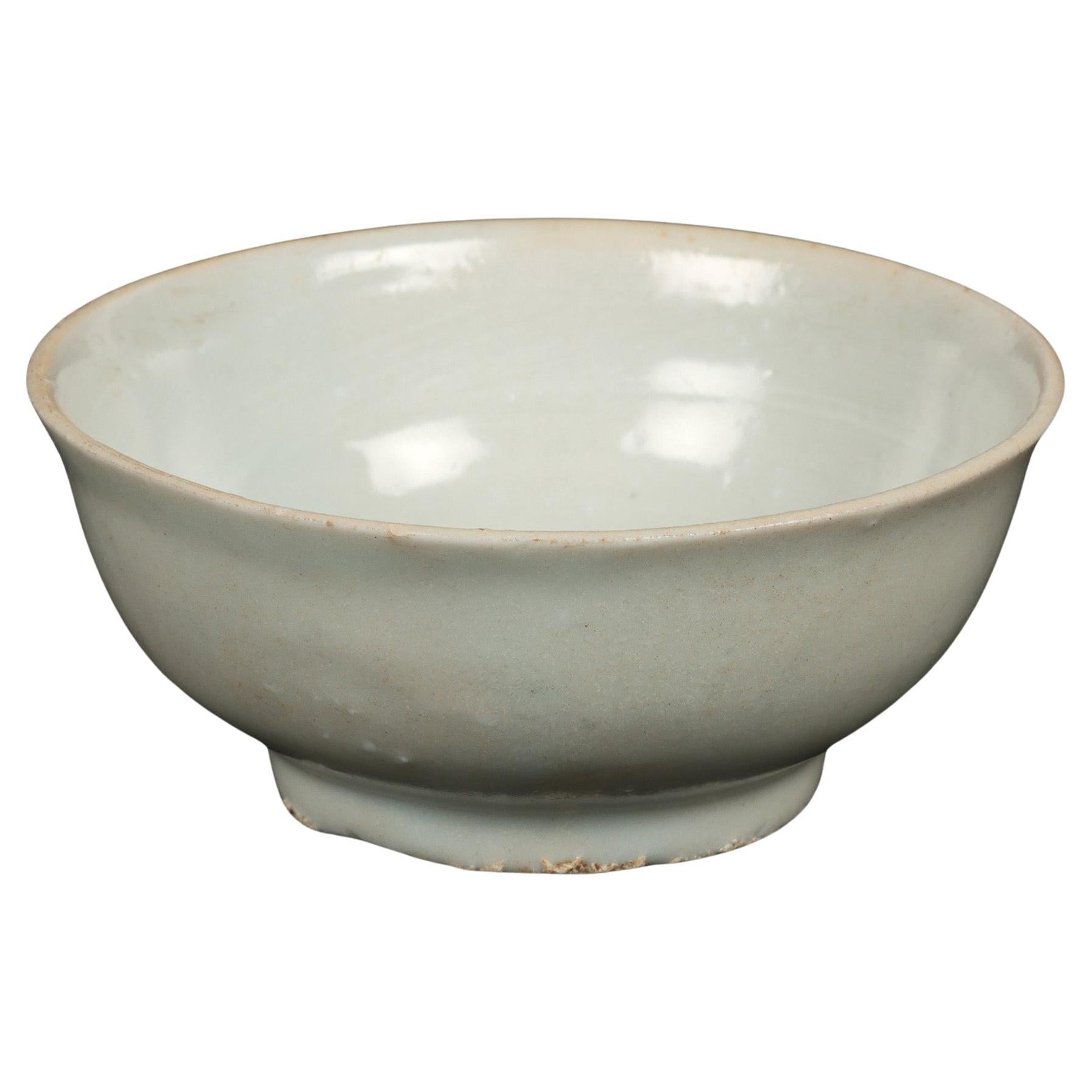 Pequeño cuenco circular de porcelana china esmaltada en celadón