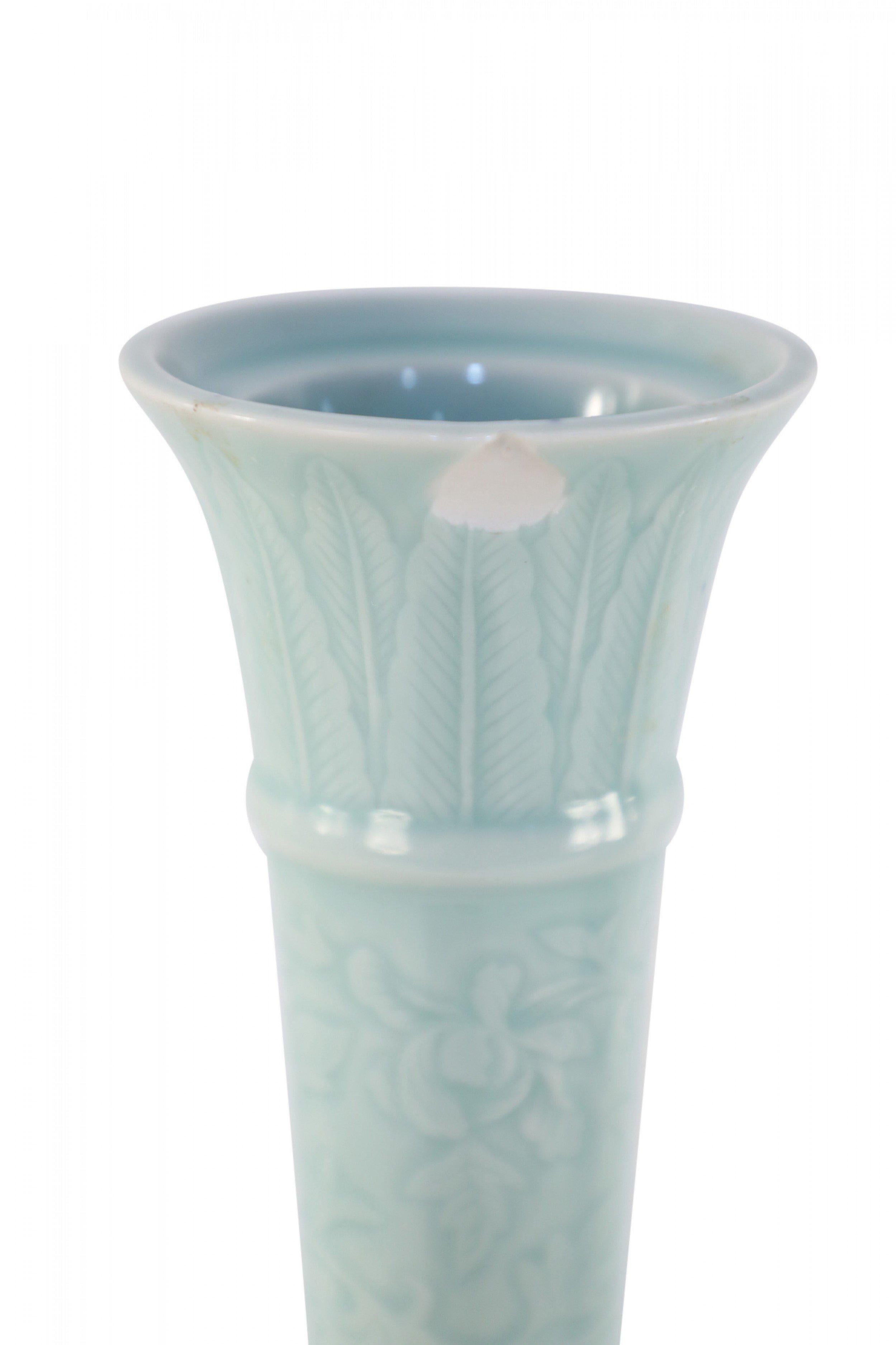 Exportation chinoise Vase chinois du 20ème siècle en porcelaine à couvercle céladon en vente