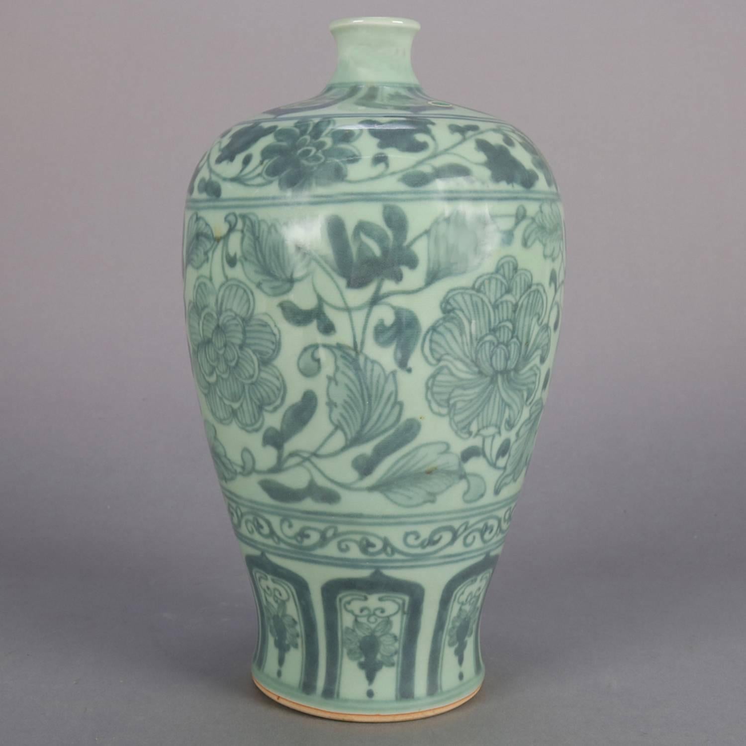 Chinese Celadon Porcelain Vase, Floral and Leaf Decoration, 20th Century 7
