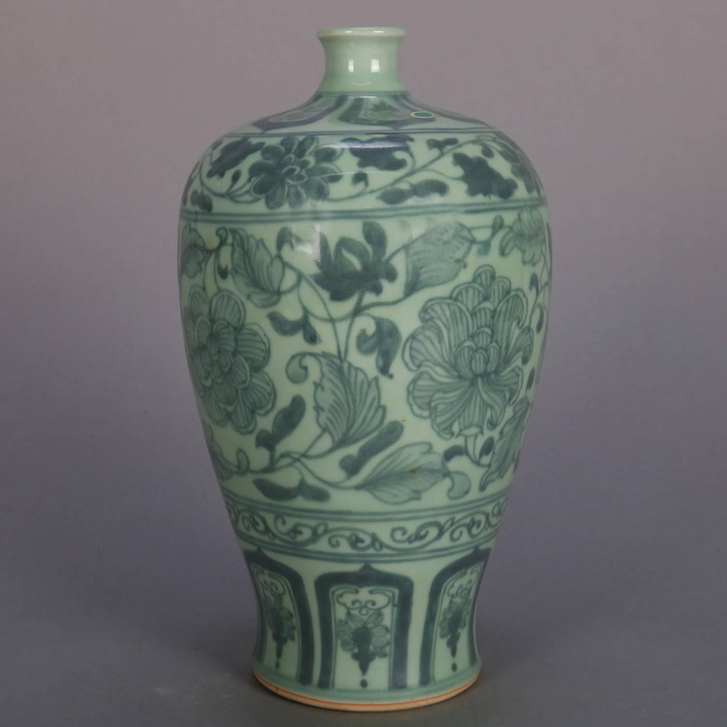 Chinese Celadon Porcelain Vase, Floral and Leaf Decoration, 20th Century 8