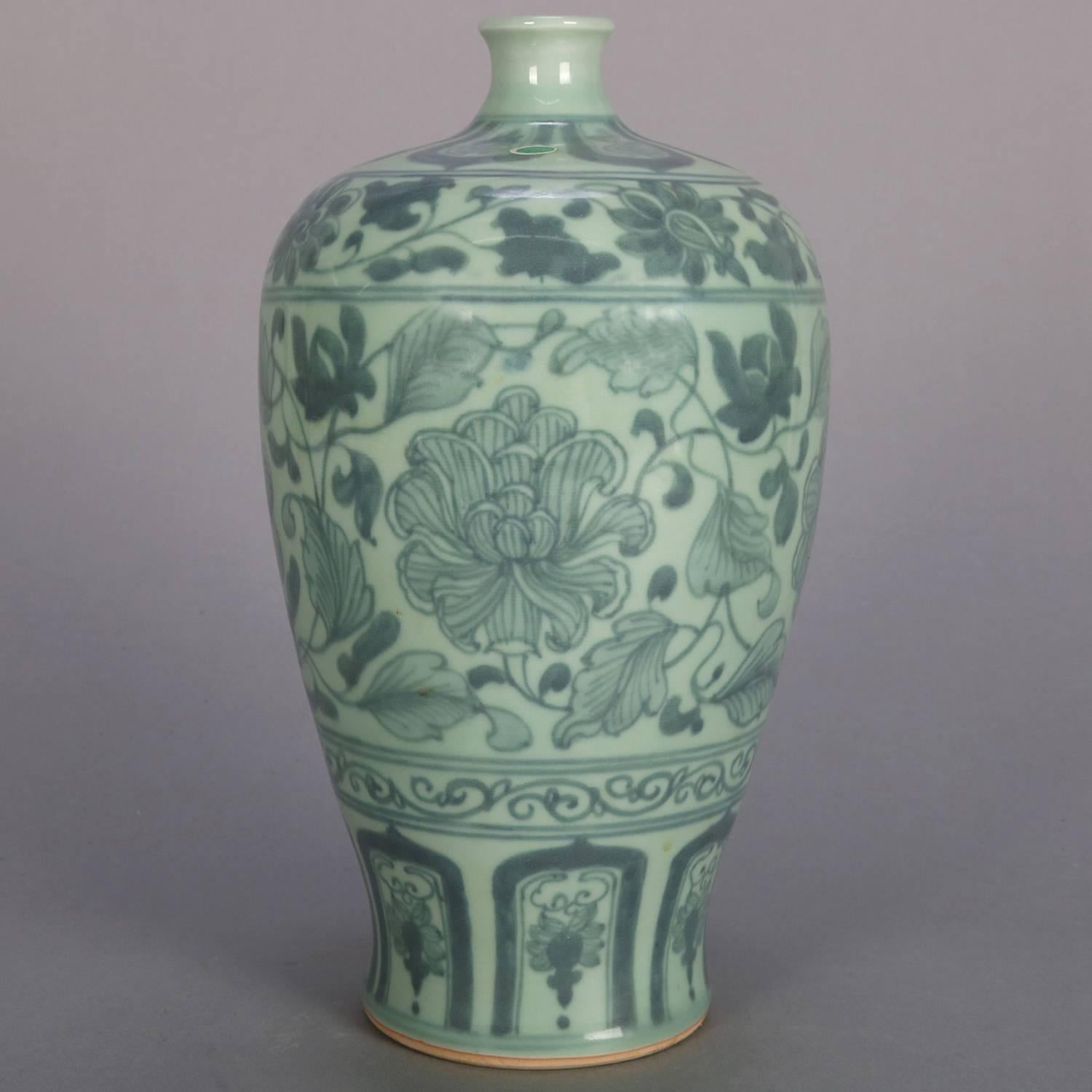 Chinese Celadon Porcelain Vase, Floral and Leaf Decoration, 20th Century 9