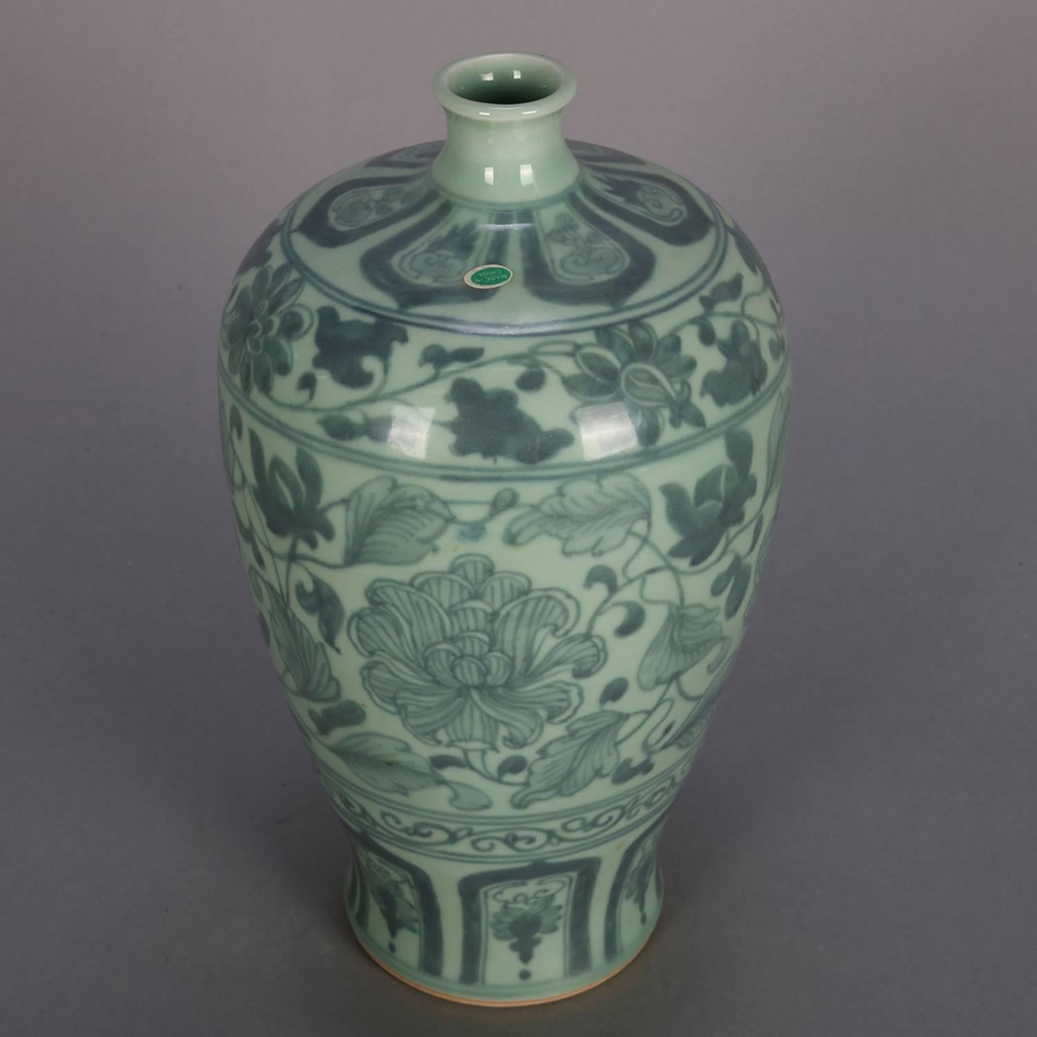 Chinese Celadon Porcelain Vase, Floral and Leaf Decoration, 20th Century 10