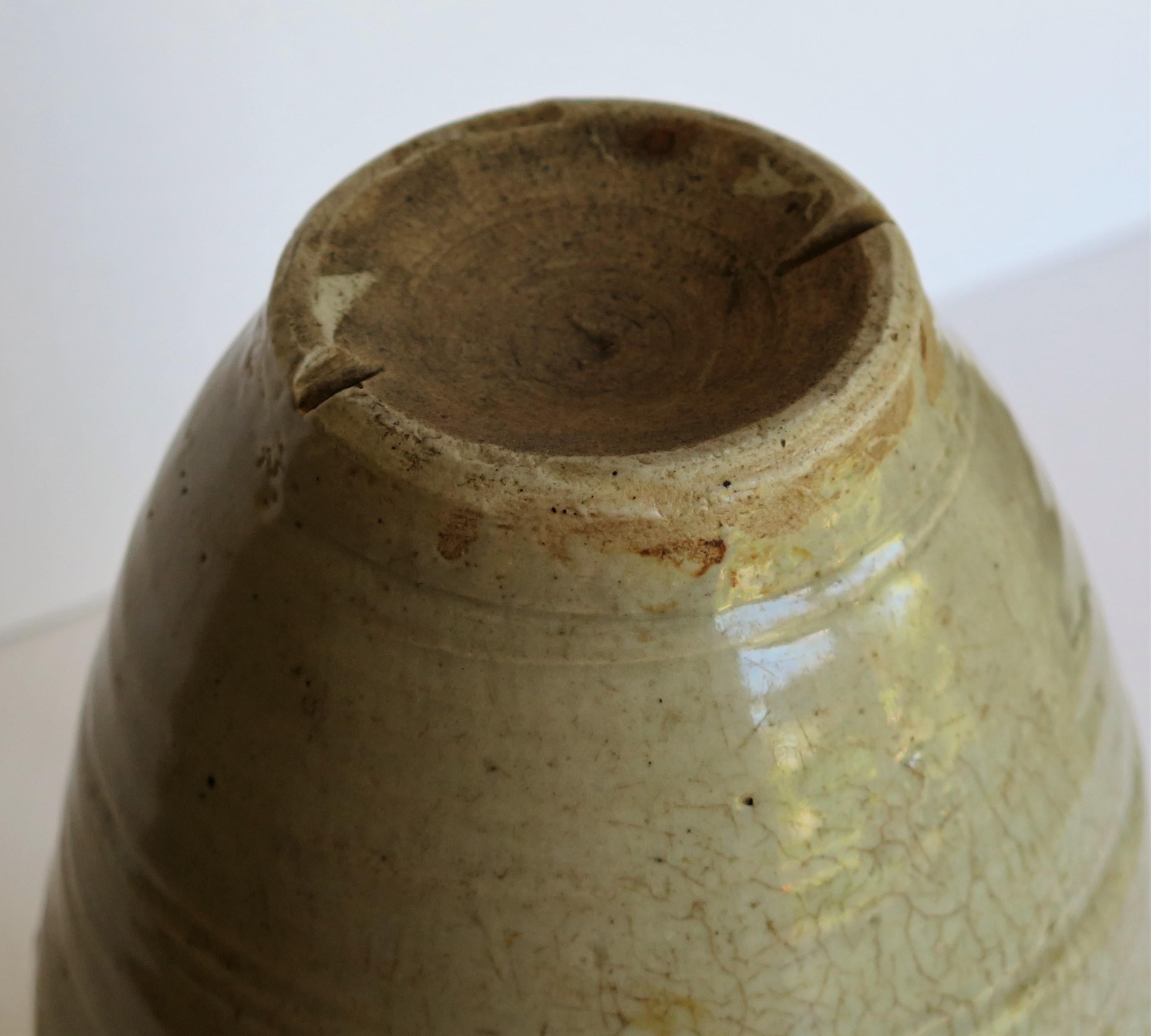Chinese Ceramic Ming Yao Jar or Vase Celadon Glaze, Early 17th Century 8