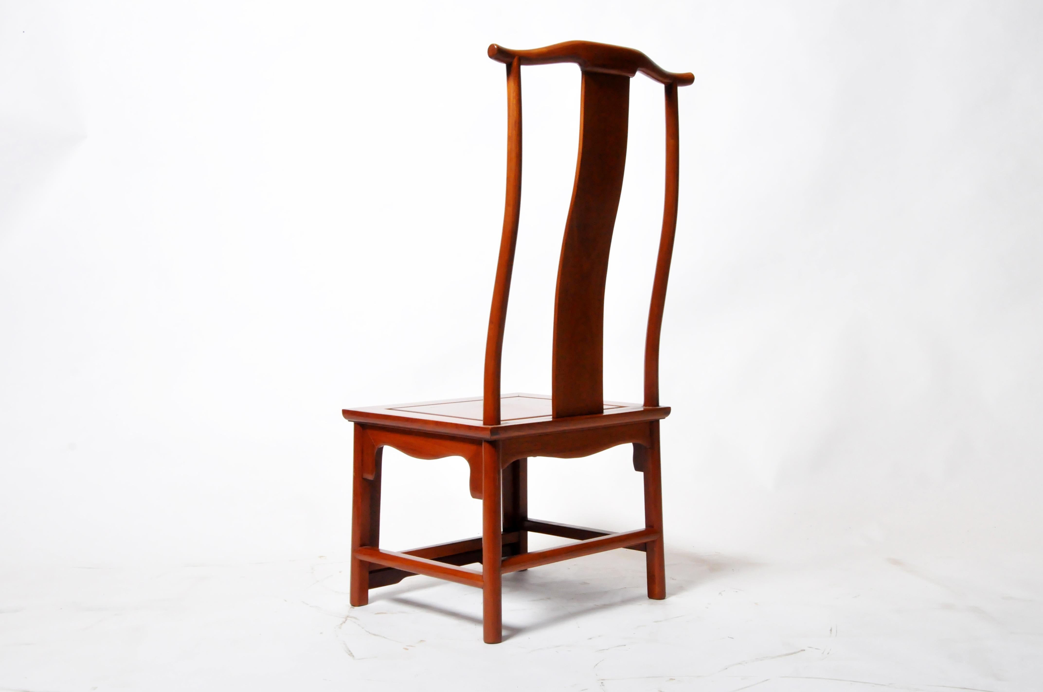 Bois de feuillus Ensemble de quatre chaises de salle à manger chinoises en vente