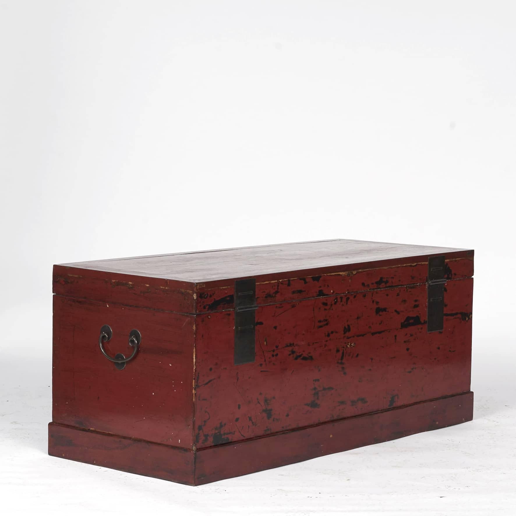 Chinese Chest with Original Red Lacquer, Jiangsu, 1850-1870 2