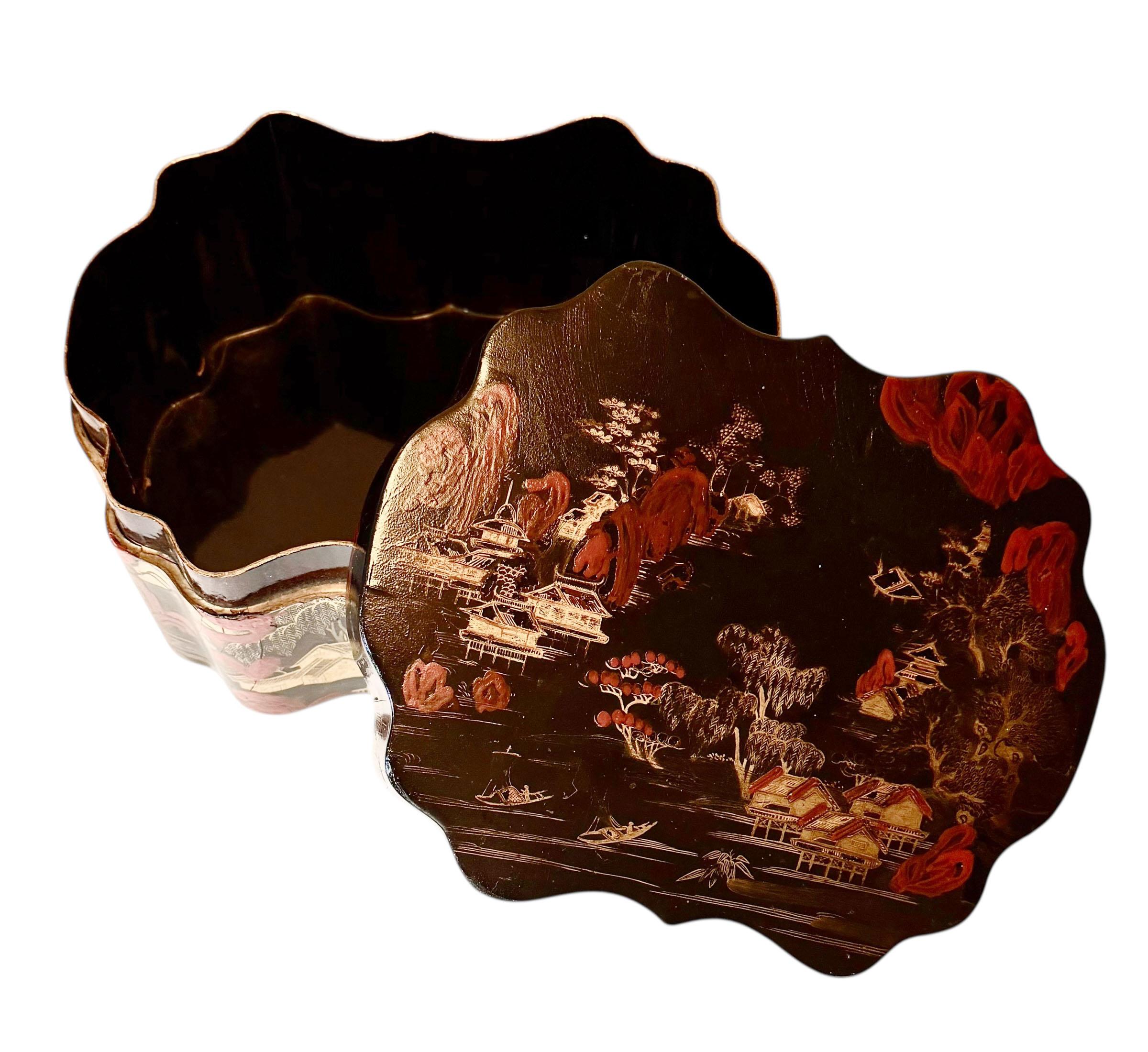 Chinese Chinoiserie Black Lacquer Box For Sale 3