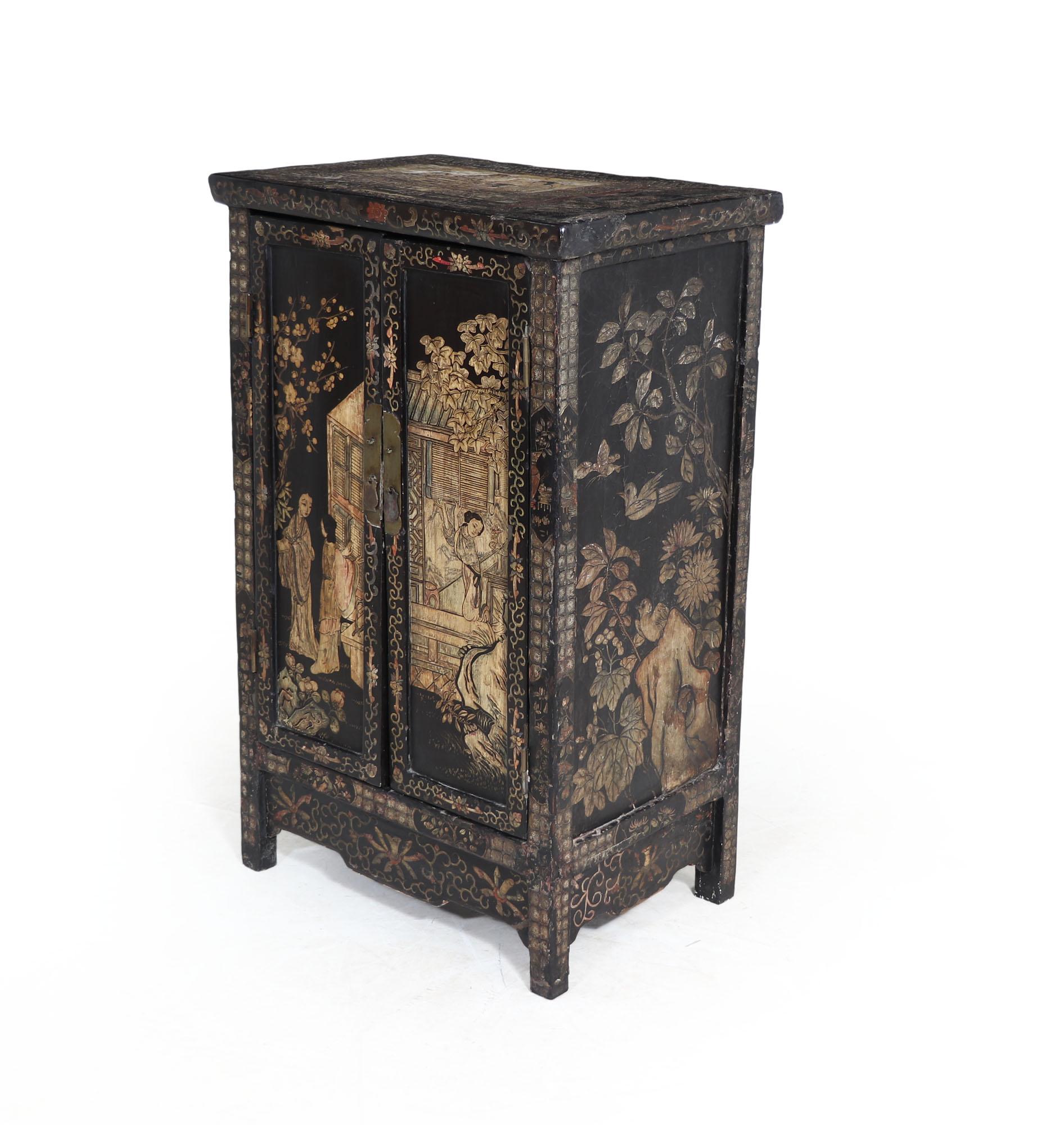 Mid-19th Century Chinese Chinoiserie Cabinet c1860