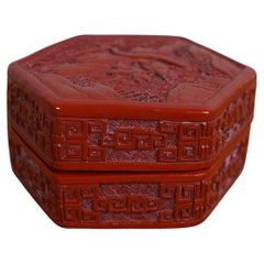 Caja de baratijas hexagonal lacada en cinabrio con Chinoiserie china